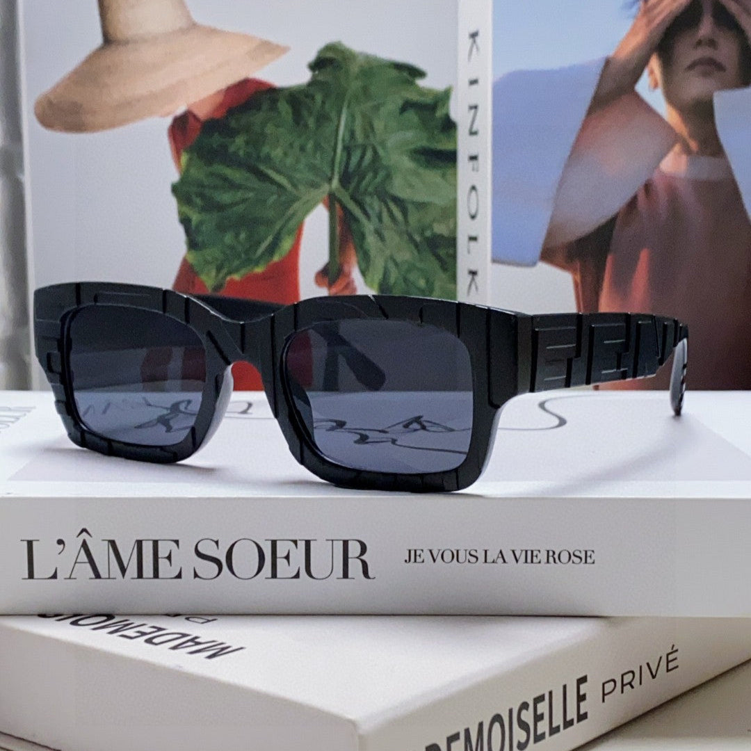 Roma Embossed Rectangular Frame Sunglasses 527221 In Acetate