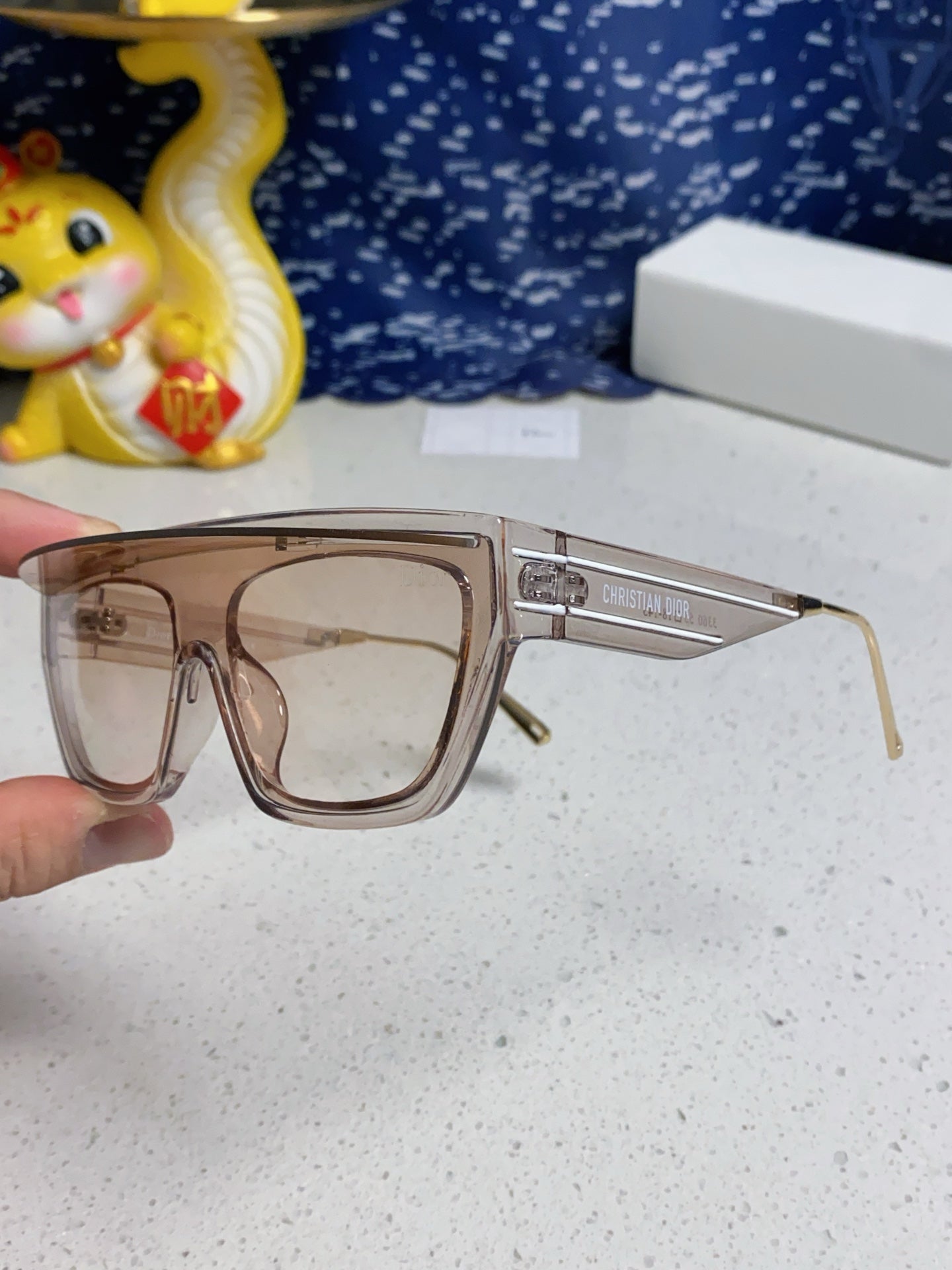 Montaigne Sunglass Club M7U In Brown Clear Acetate