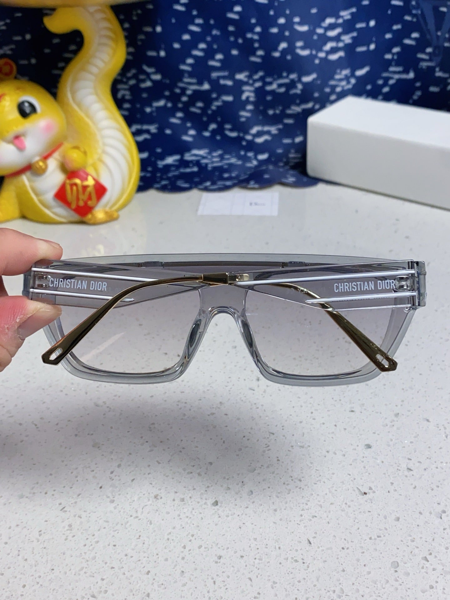 Montaigne Sunglass Club M7U In Grey Clear Acetate