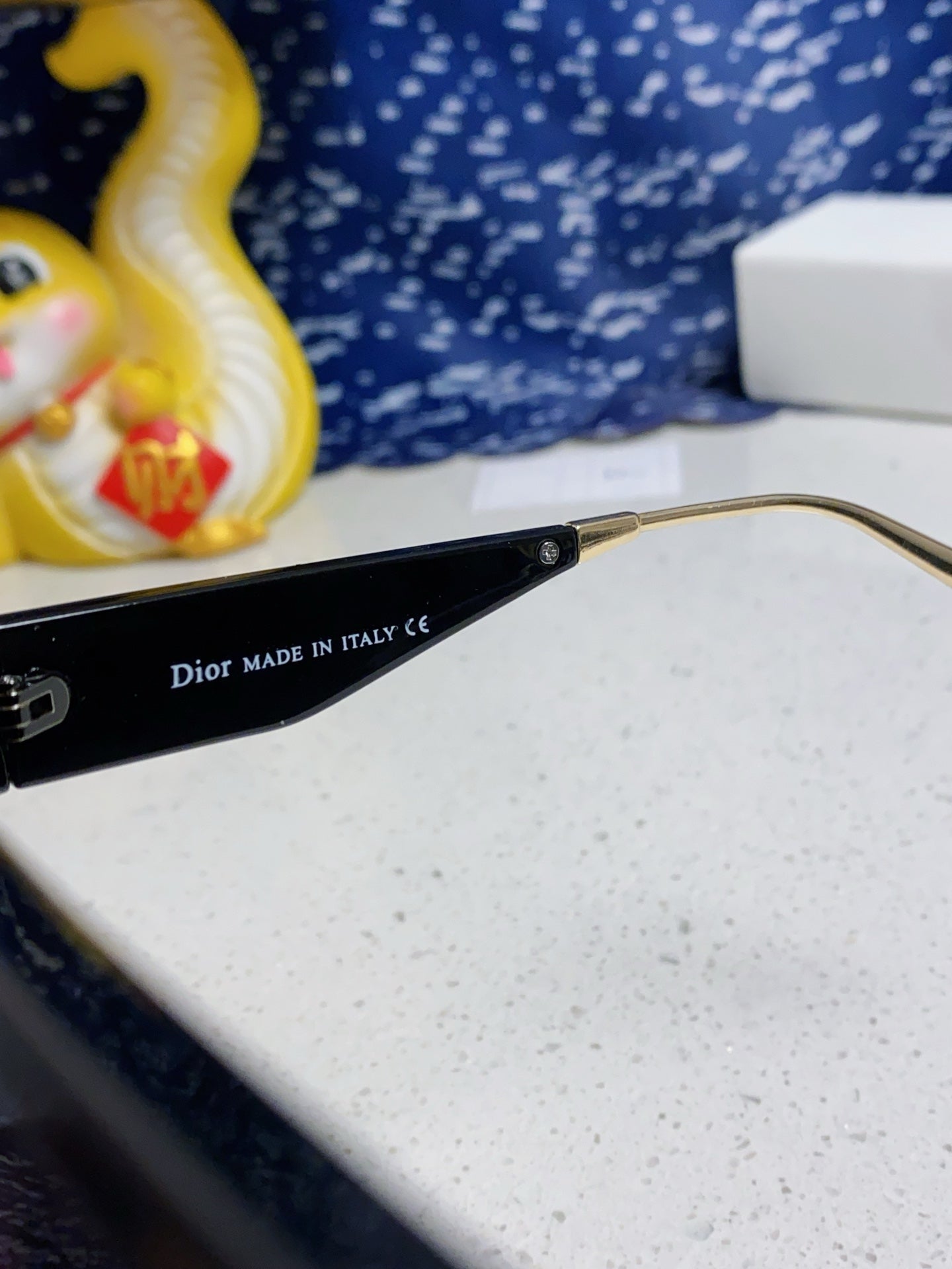 Montaigne Sunglass Club M7U In Black Acetate