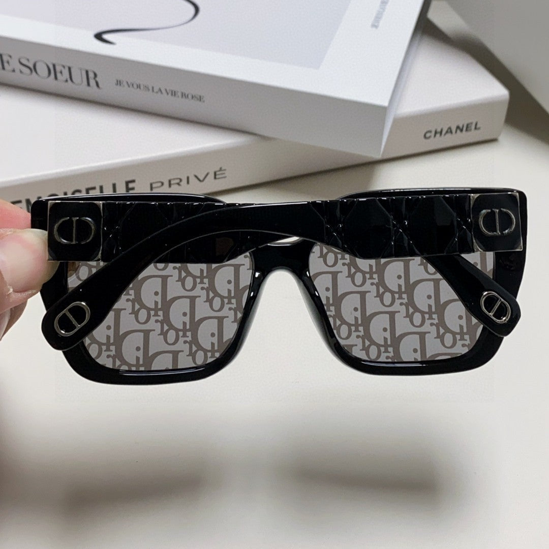 Lady 95.22 S2F Sunglass 571583 In Black Acetate Oblique Mask