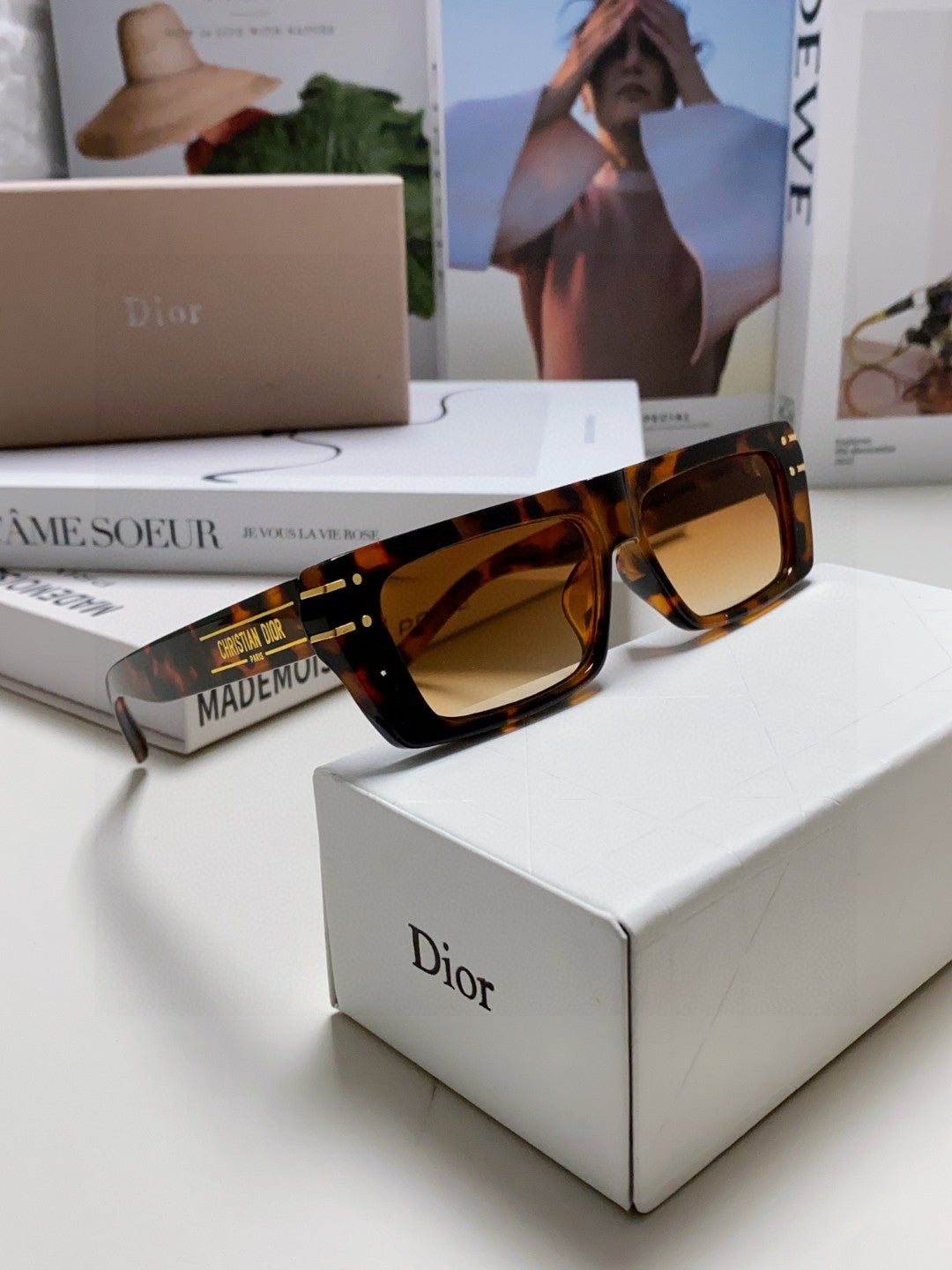 Signature Sunglass 571587 In Havana Acetate