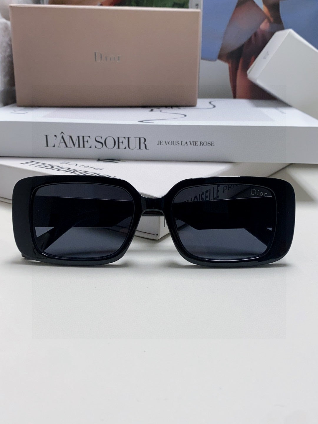 Montaigne Sunglass 571596 In Black Acetate Text Logo