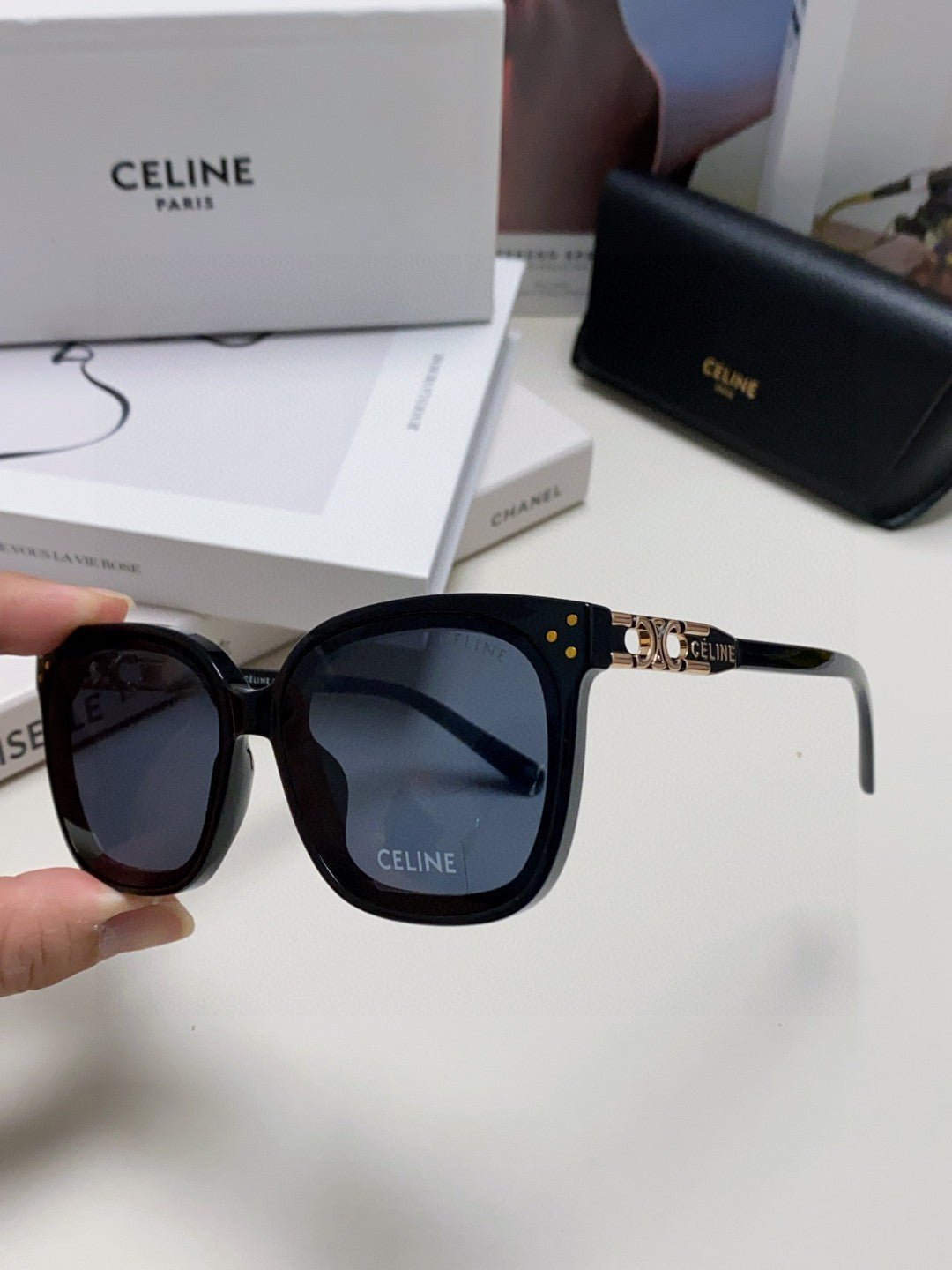TRIOMPHE SUNGLASSES  573252 IN BLACK ACETATE METAL LOGO