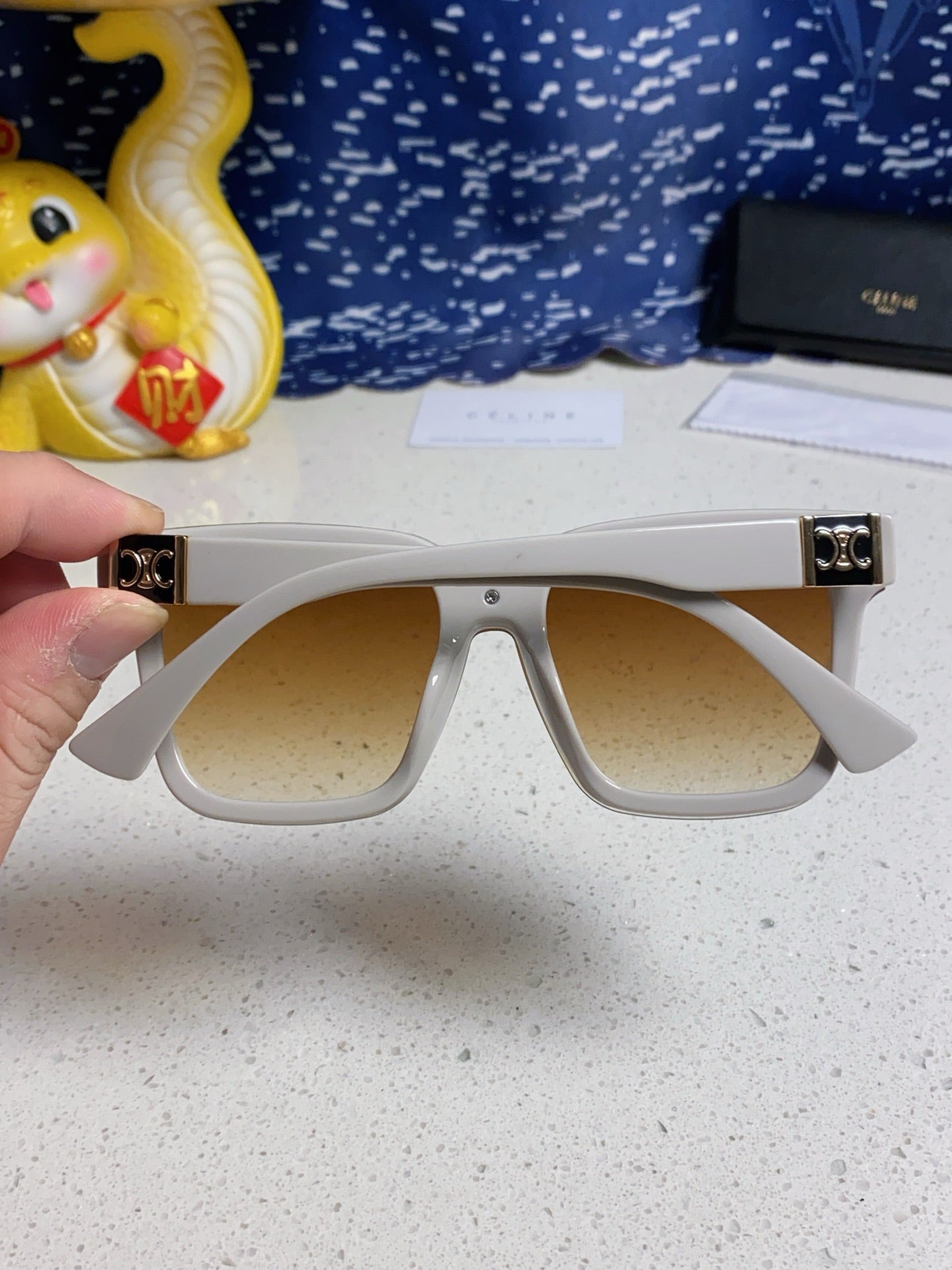 TRIOMPHE SUNGLASSES 548633 IN IVORY ACETATE