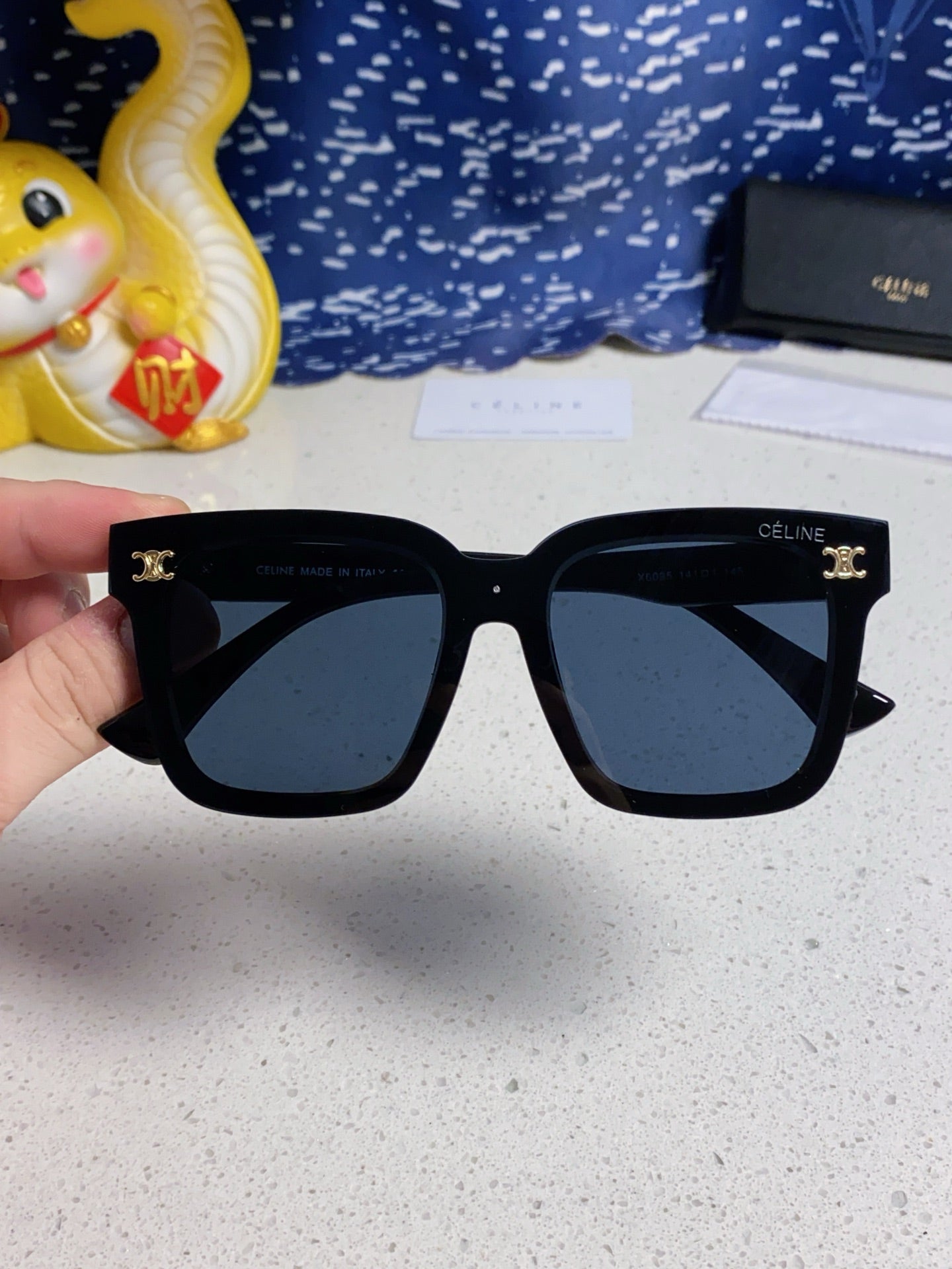 TRIOMPHE SUNGLASSES 548637 IN BLACK ACETATE