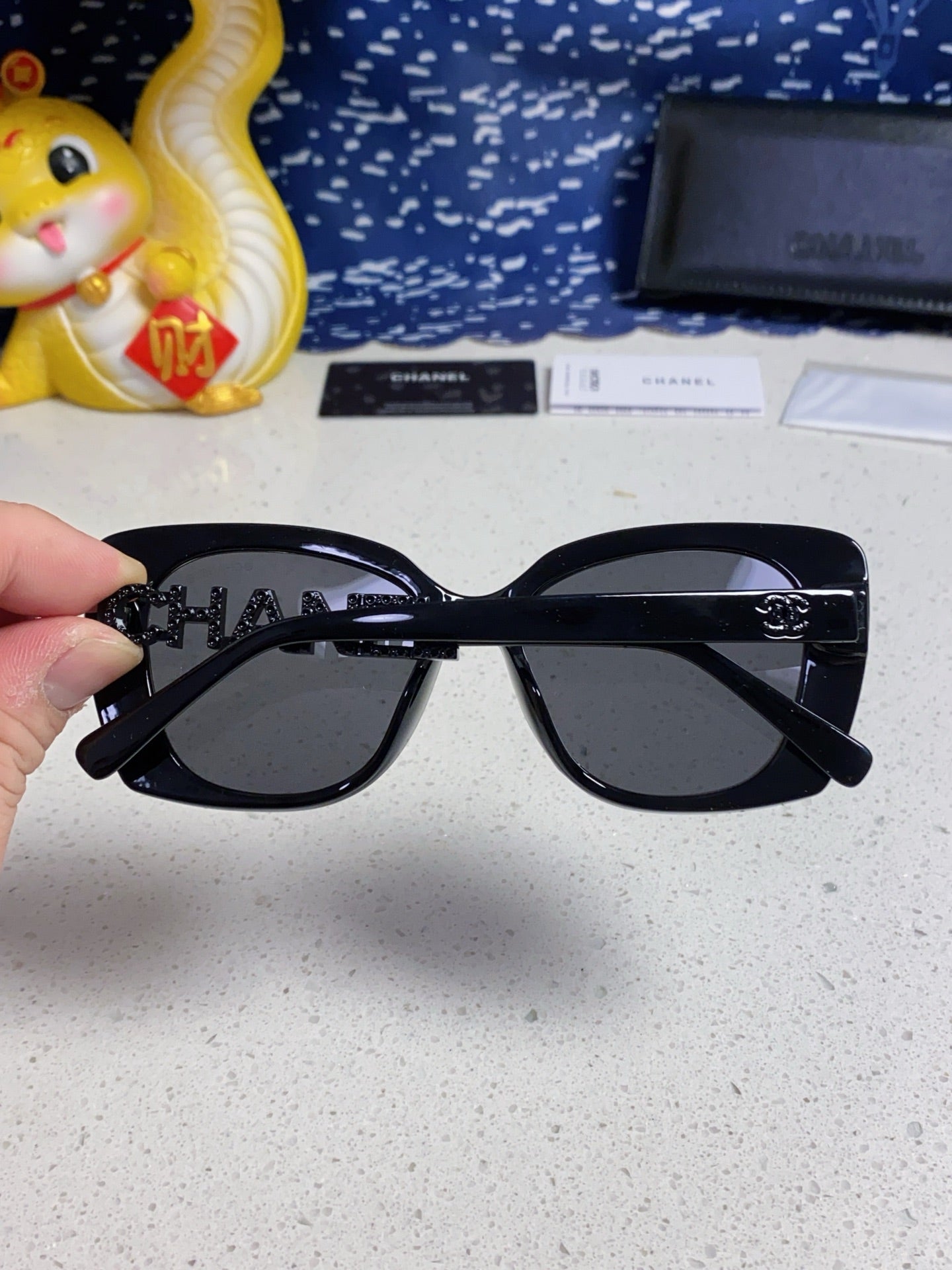 Butterfly Sunglasses 641817 In Acetate Black Metal Logo