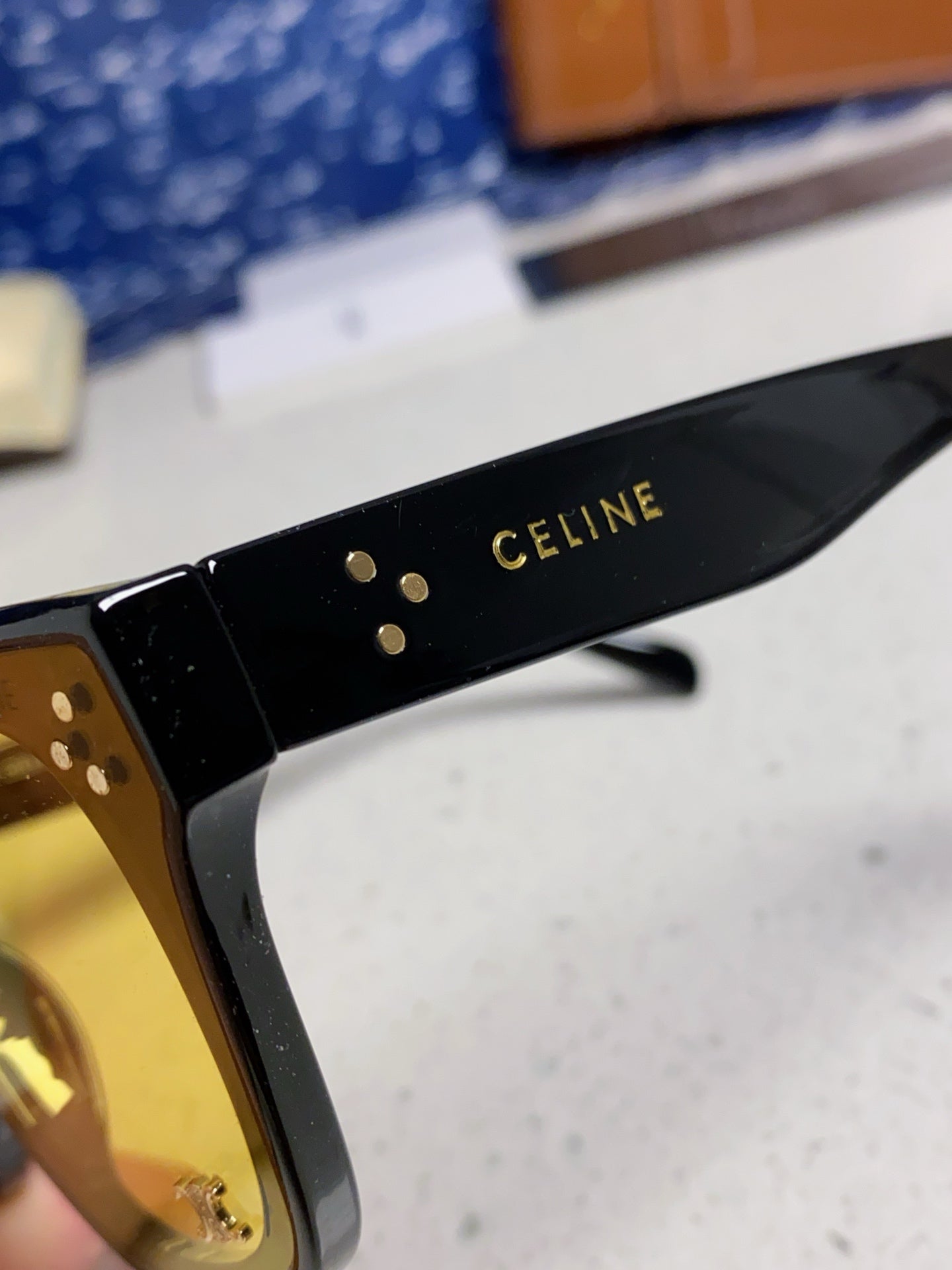 SQUARE SUNGLASS 575840 IN BLACK ACETATE GREEN LENSES