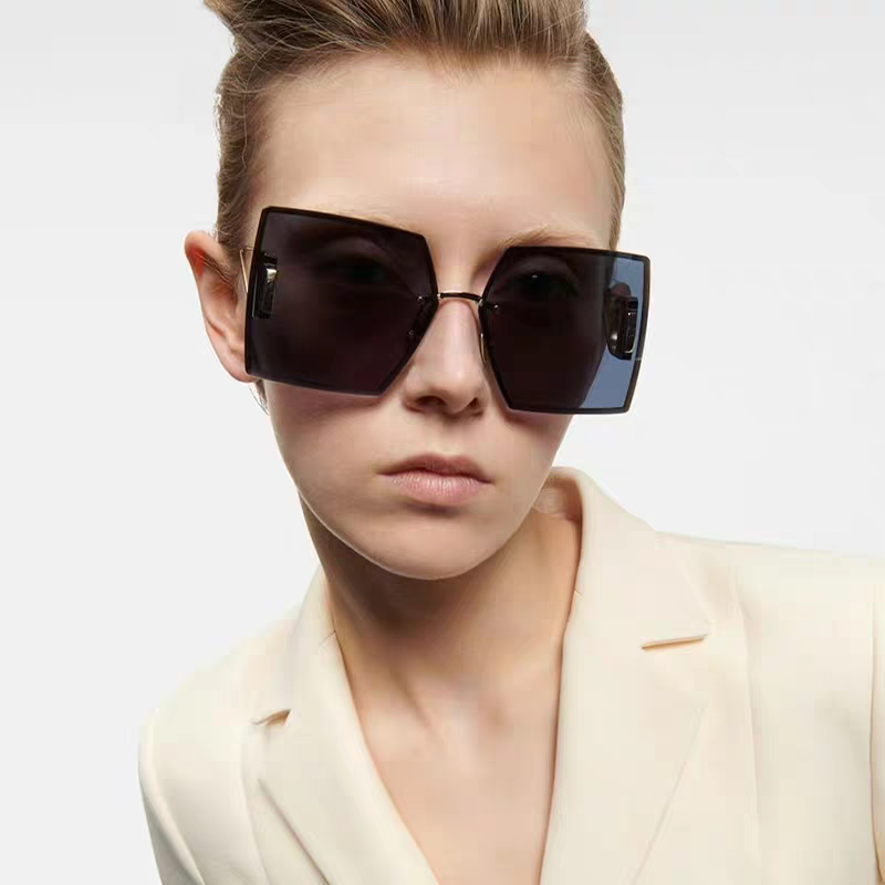 30Montaigne S7U Sunglass 578109 In Gold Metal Grey Smoke Lenses