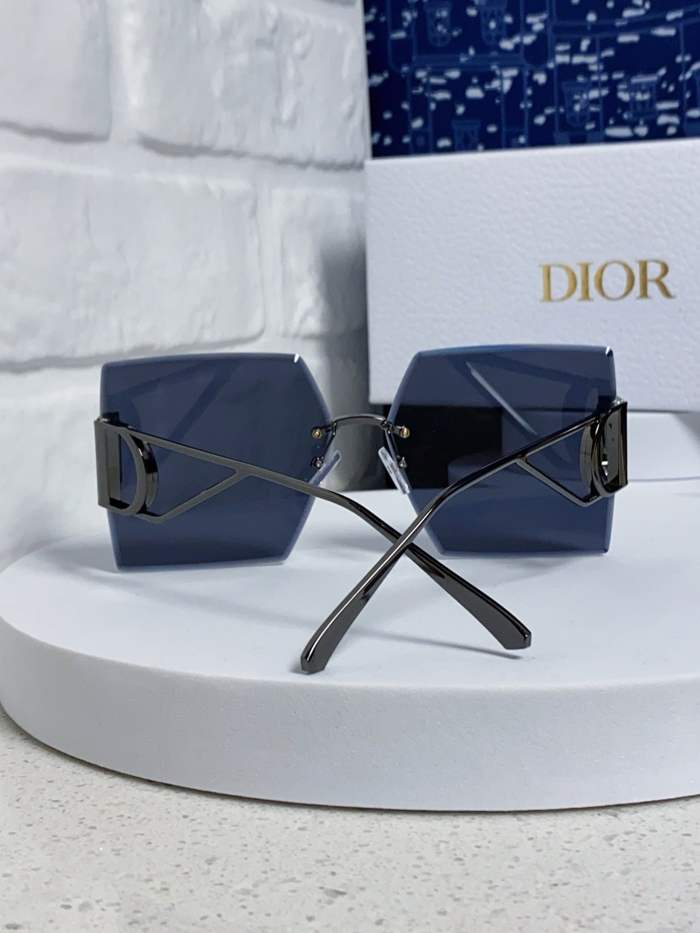 30Montaigne S7U Sunglass 578111 In Black Metal Grey Lenses