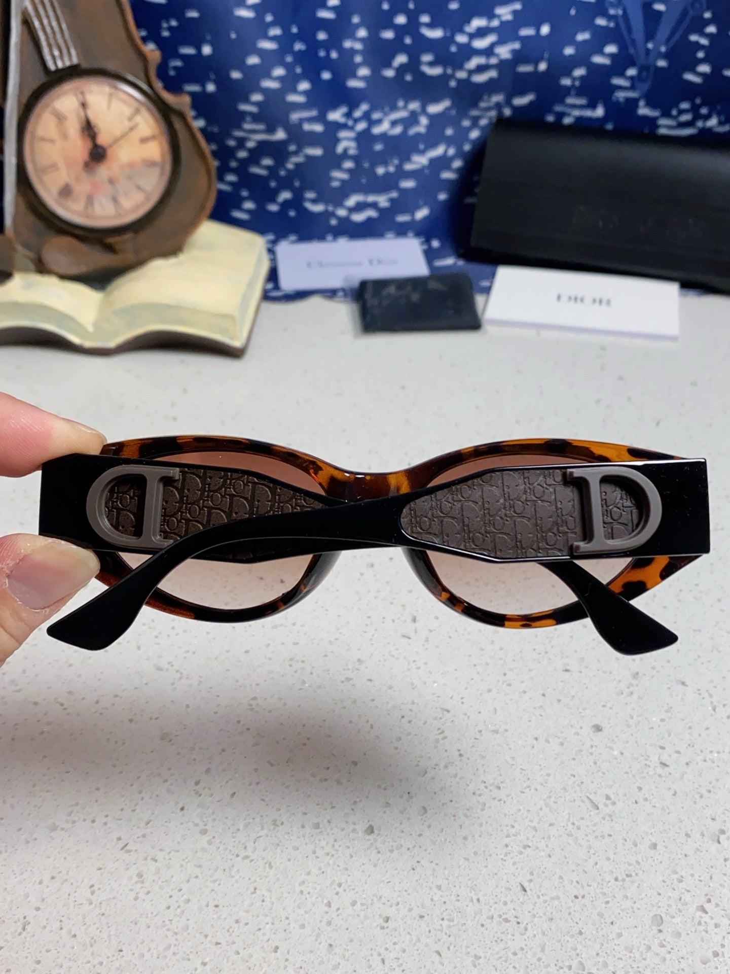 Montaigne Sunglass 578114 In Havana Acetate