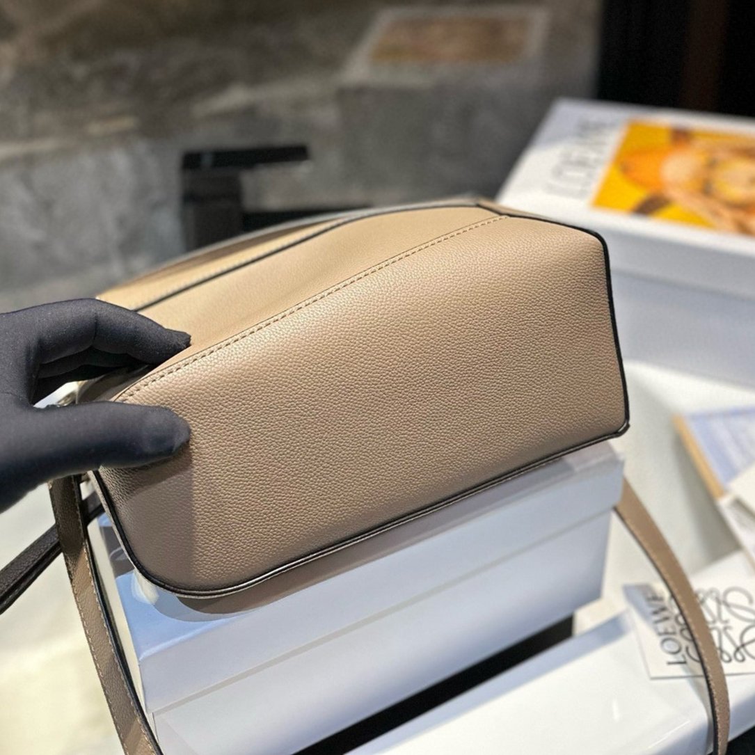 Loew Puzzle Fold Tote Iblack Shiny Calfskin