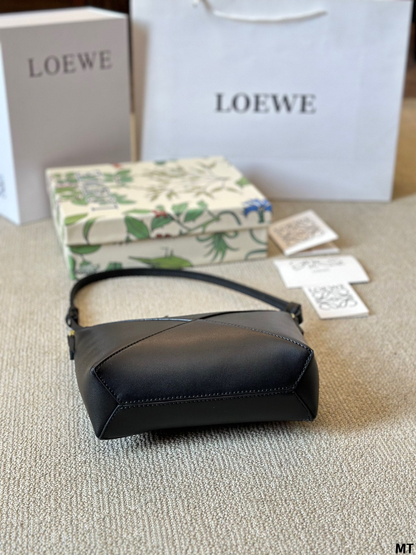 Loew Puzzle Fold Tote Iblack Shiny Calfskin