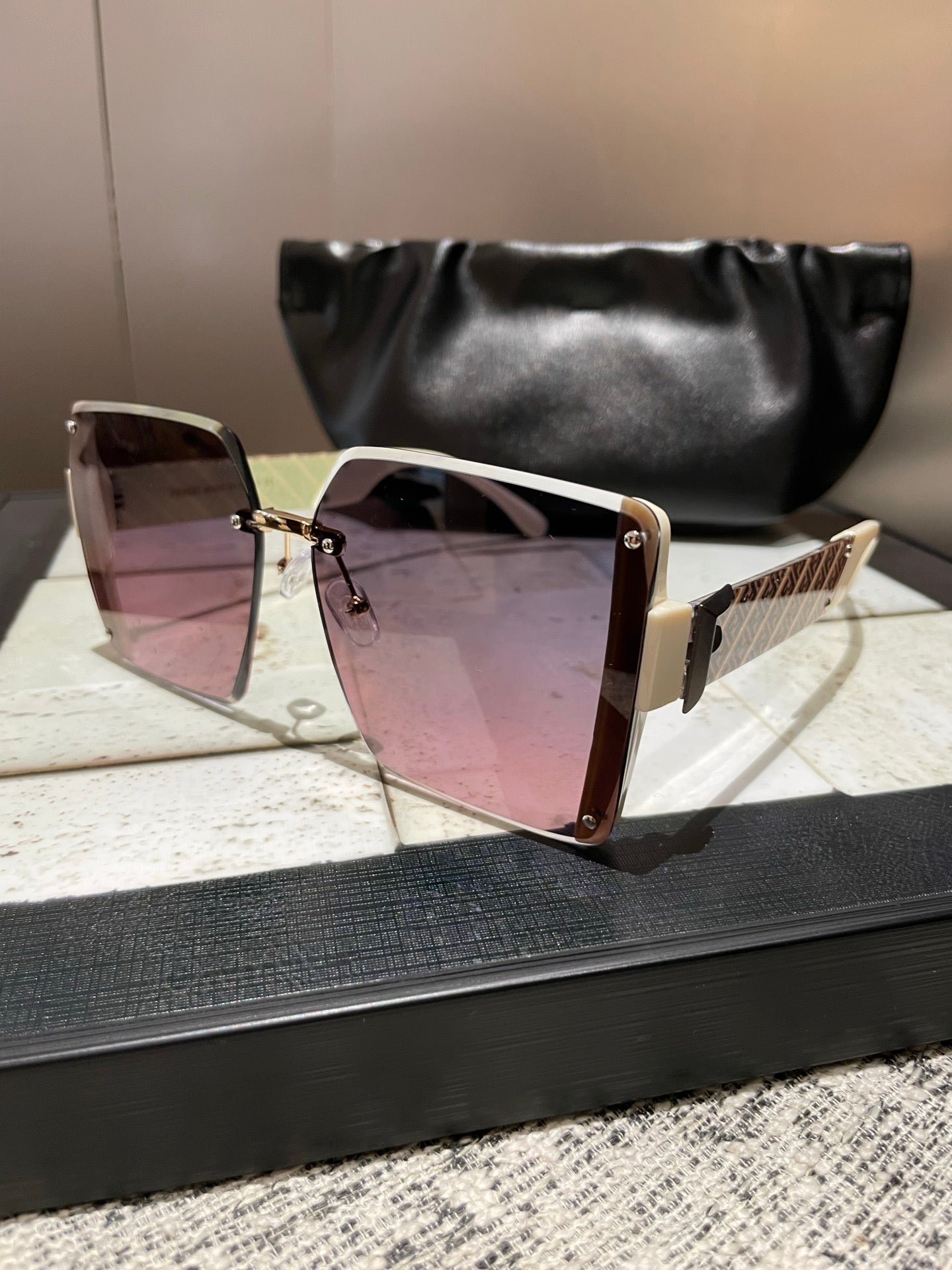 Oversized Ff Diamonds Square Frame Sunglasses 518548 In Acetate