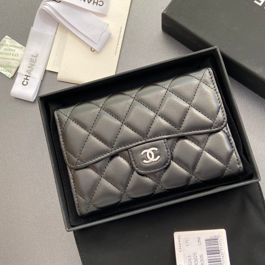 CC Large Tote 39 Light Beige Canvas Pearl Logo