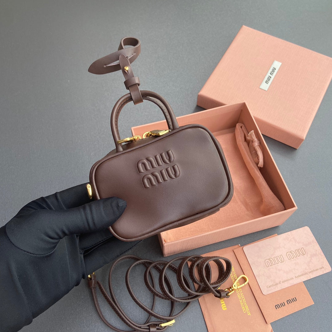 Richelieu Wallet 19 In Classic Red Goyardine Canvas