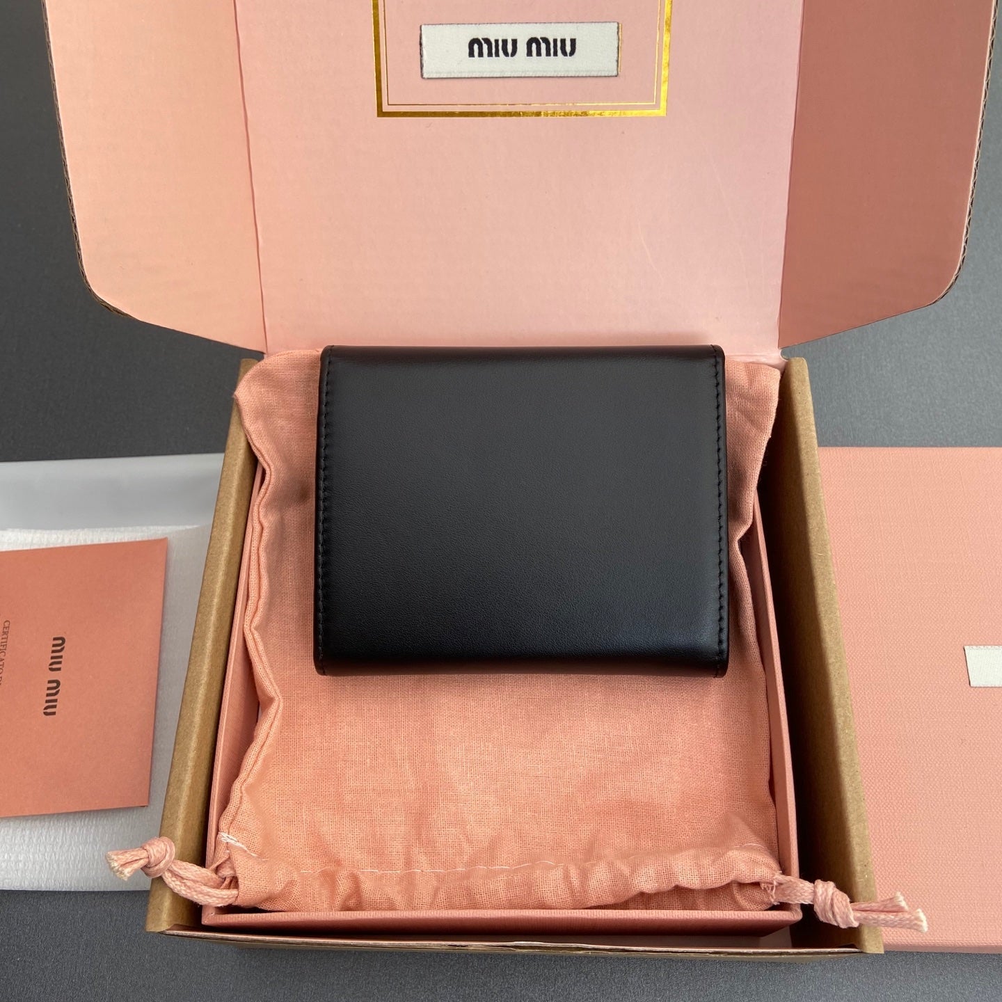 WALLET 12 IN BLACK SMOOTH CALFSKIN GOLD HARDWARE