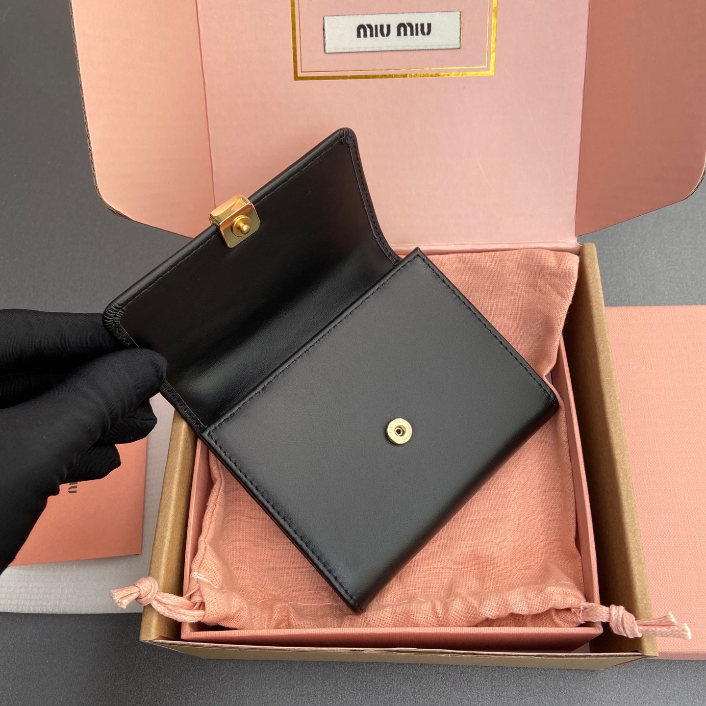 WALLET 12 IN BLACK SMOOTH CALFSKIN GOLD HARDWARE