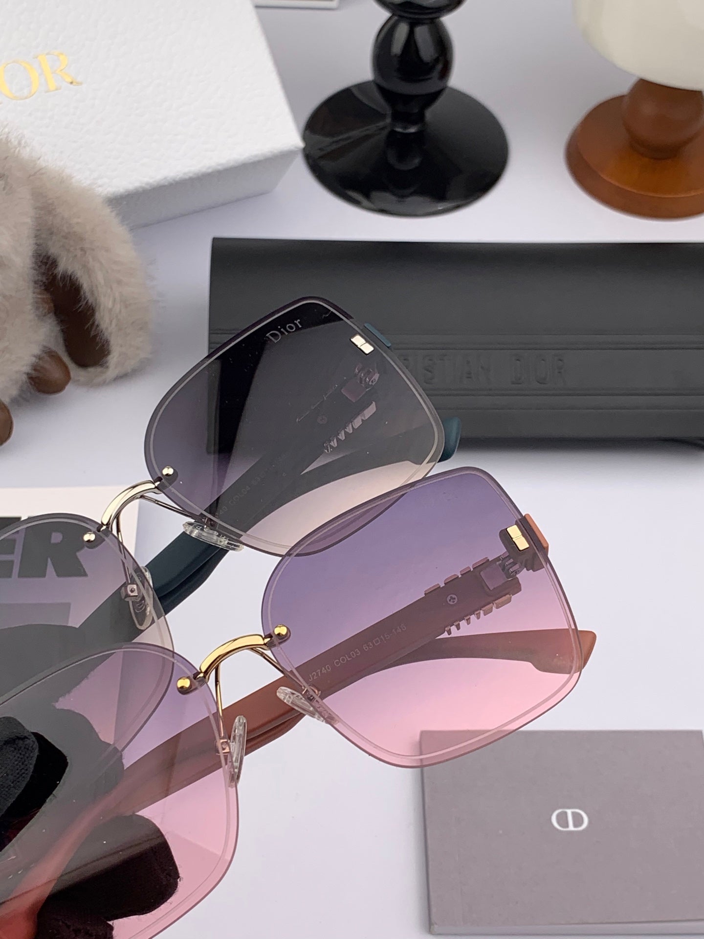 Signature Sunglass 575718 In Acetate