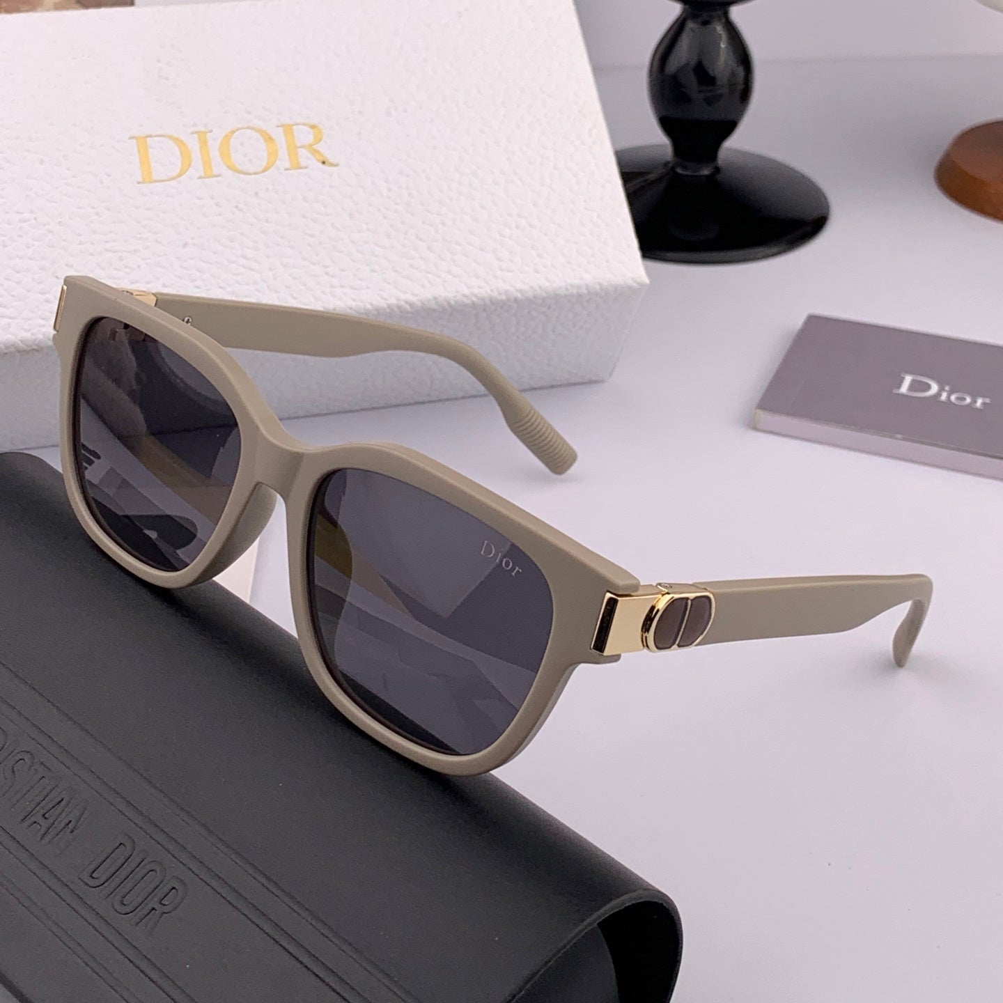 Montaigne Sunglass Cd6113 In Acetate