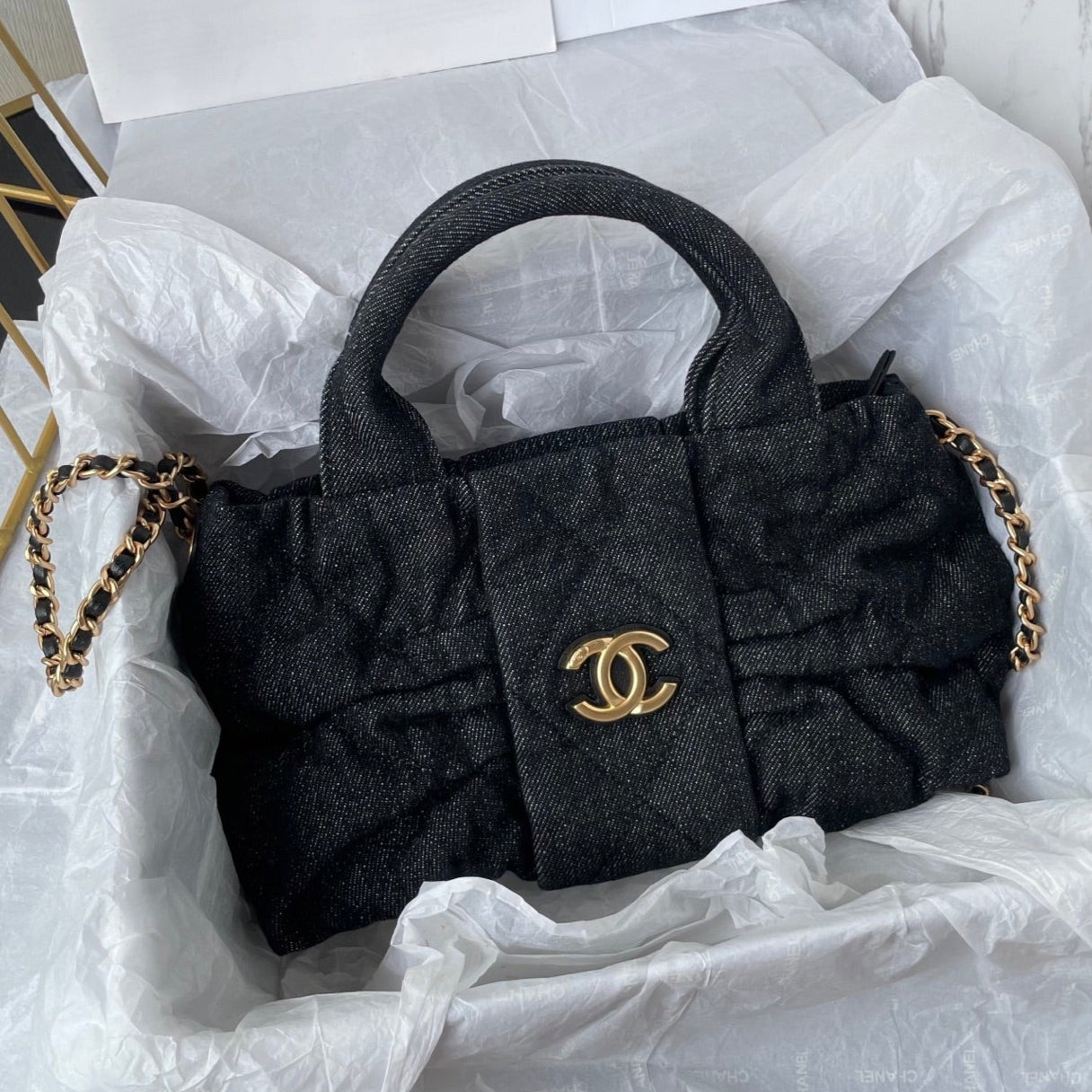 CC Large Tote 39 Light Beige Canvas Pearl Logo