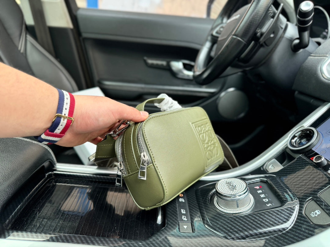 Loew Puzzle Fold Tote Iblack Shiny Calfskin