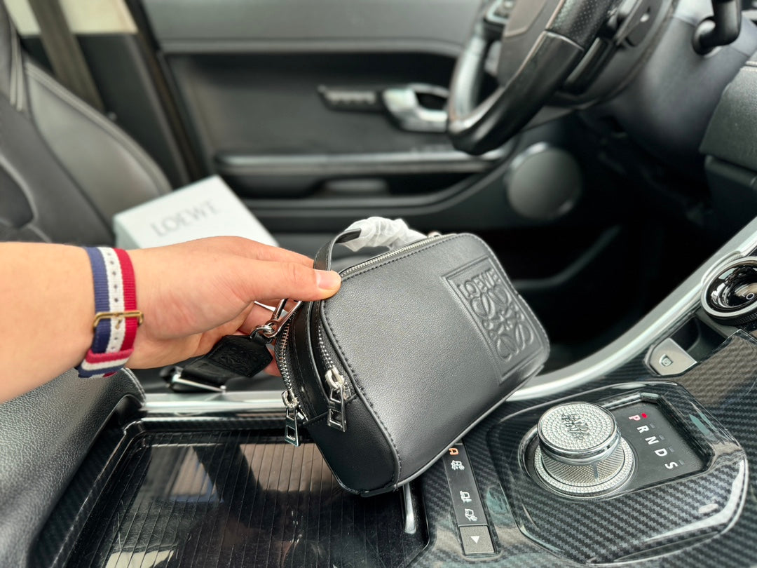 Loew Puzzle Fold Tote Iblack Shiny Calfskin