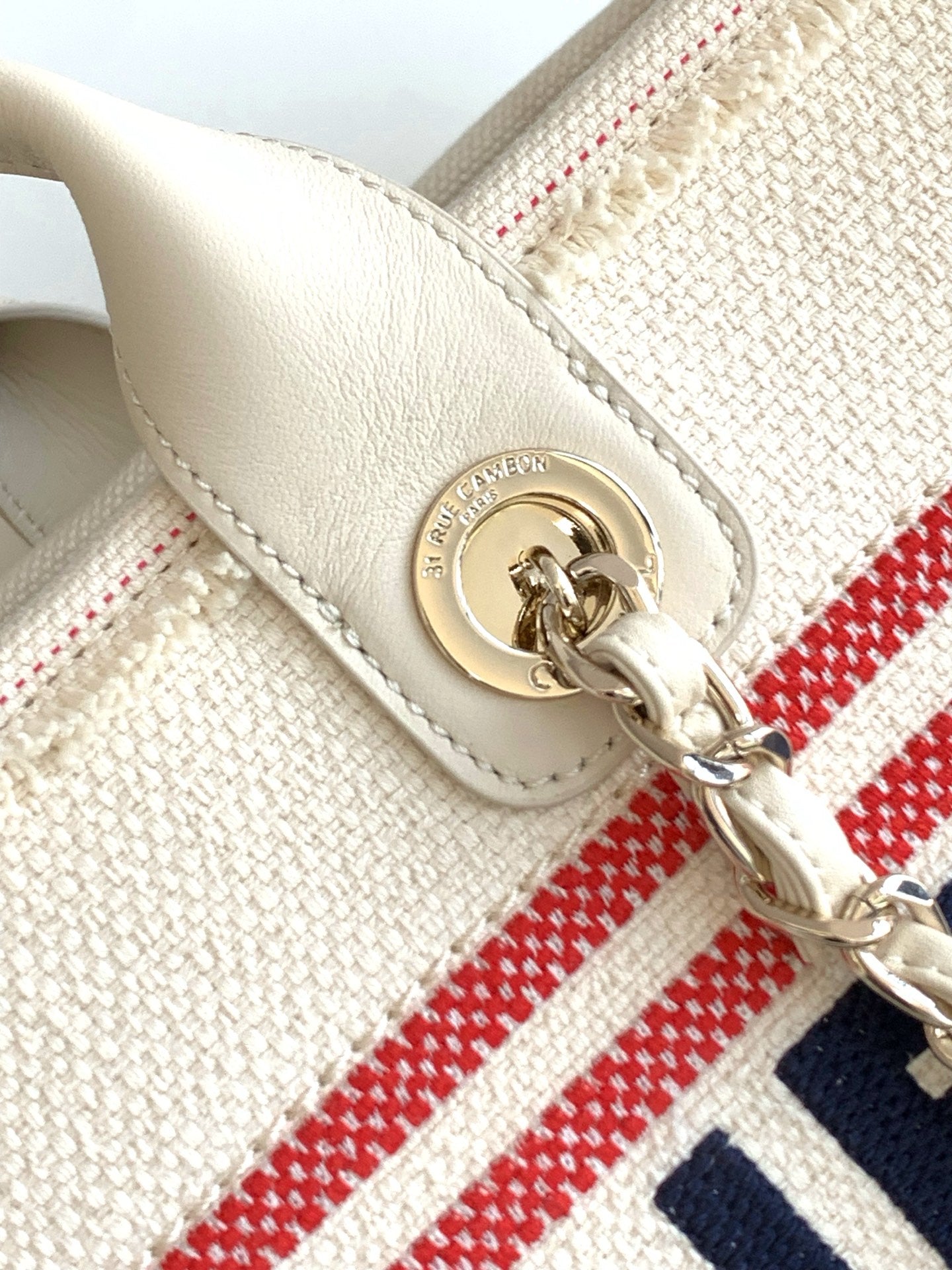 CC Large Tote 39 Light Beige Canvas Pearl Logo