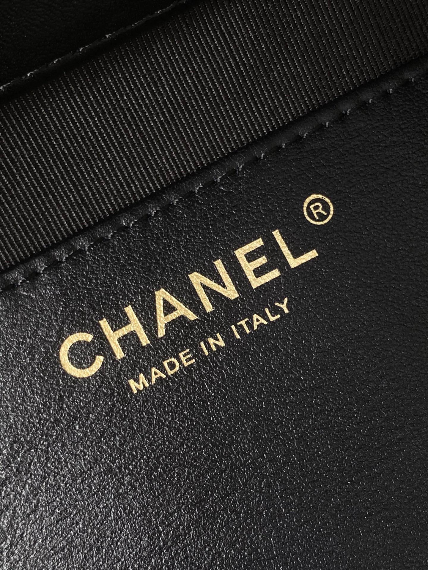 CC Large Tote 39 Light Beige Canvas Pearl Logo