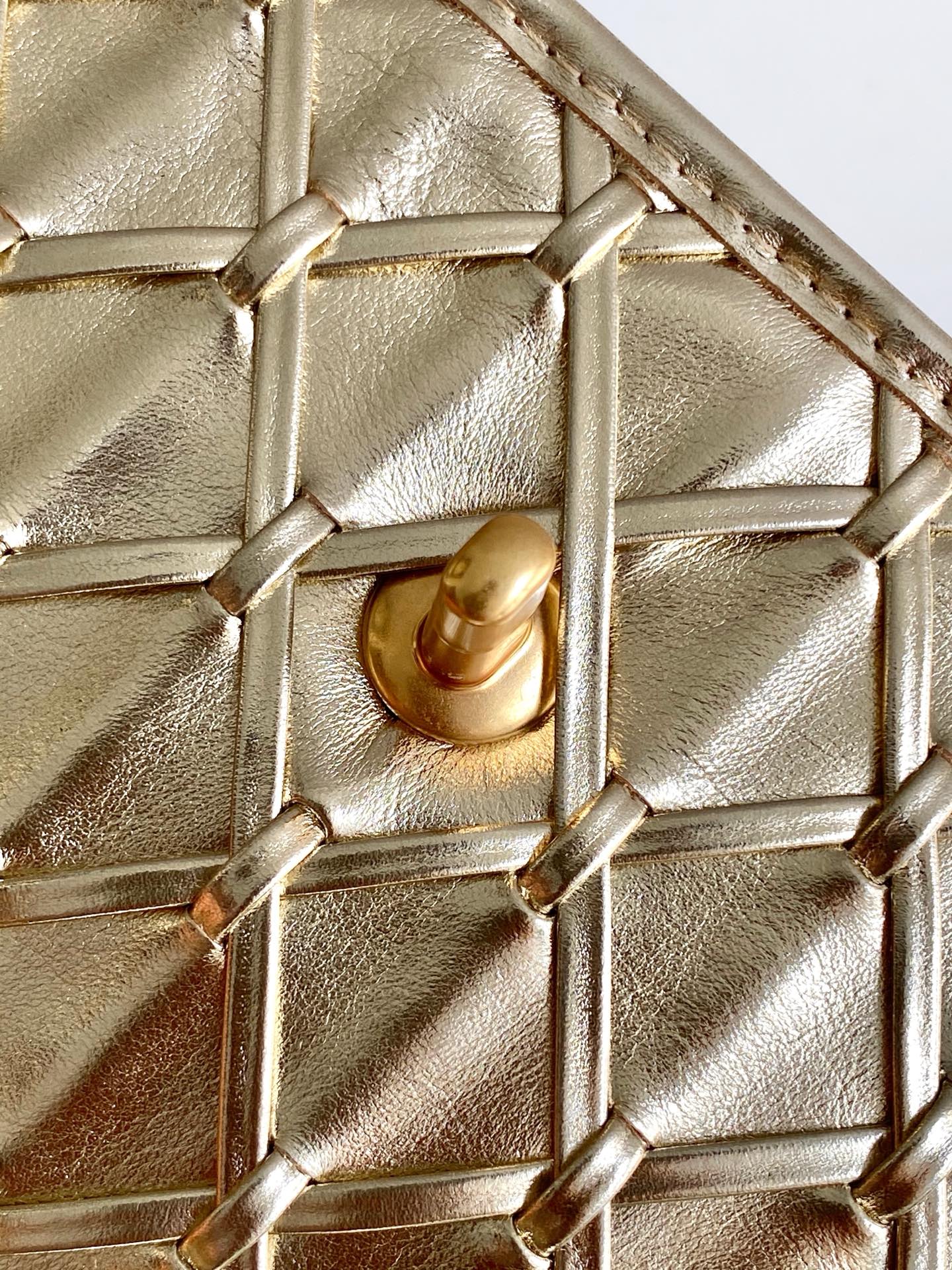 CC Large Tote 39 Light Beige Canvas Pearl Logo