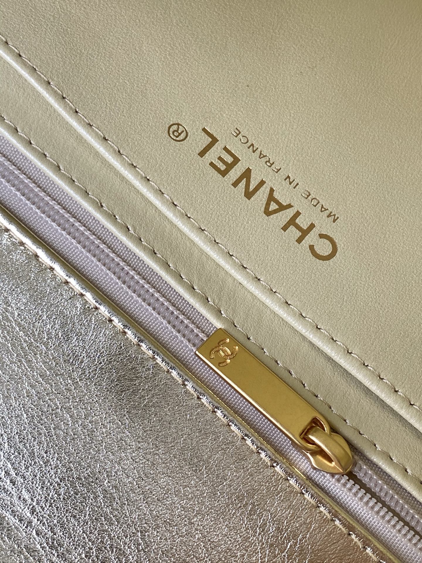 CC Large Tote 39 Light Beige Canvas Pearl Logo