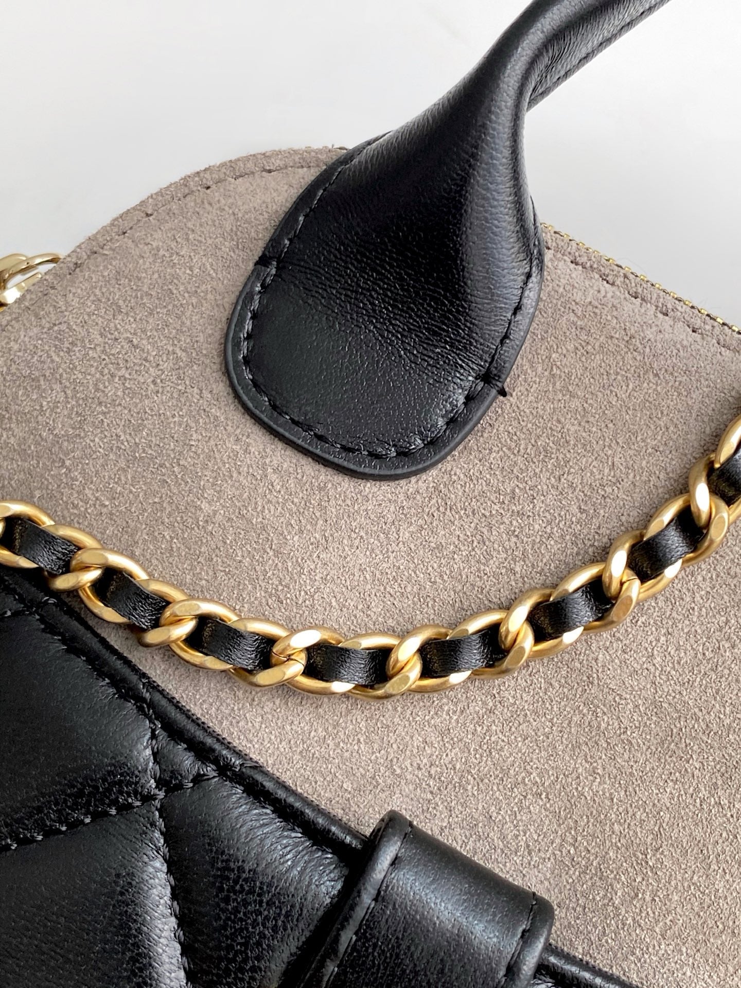 CC Large Tote 39 Light Beige Canvas Pearl Logo