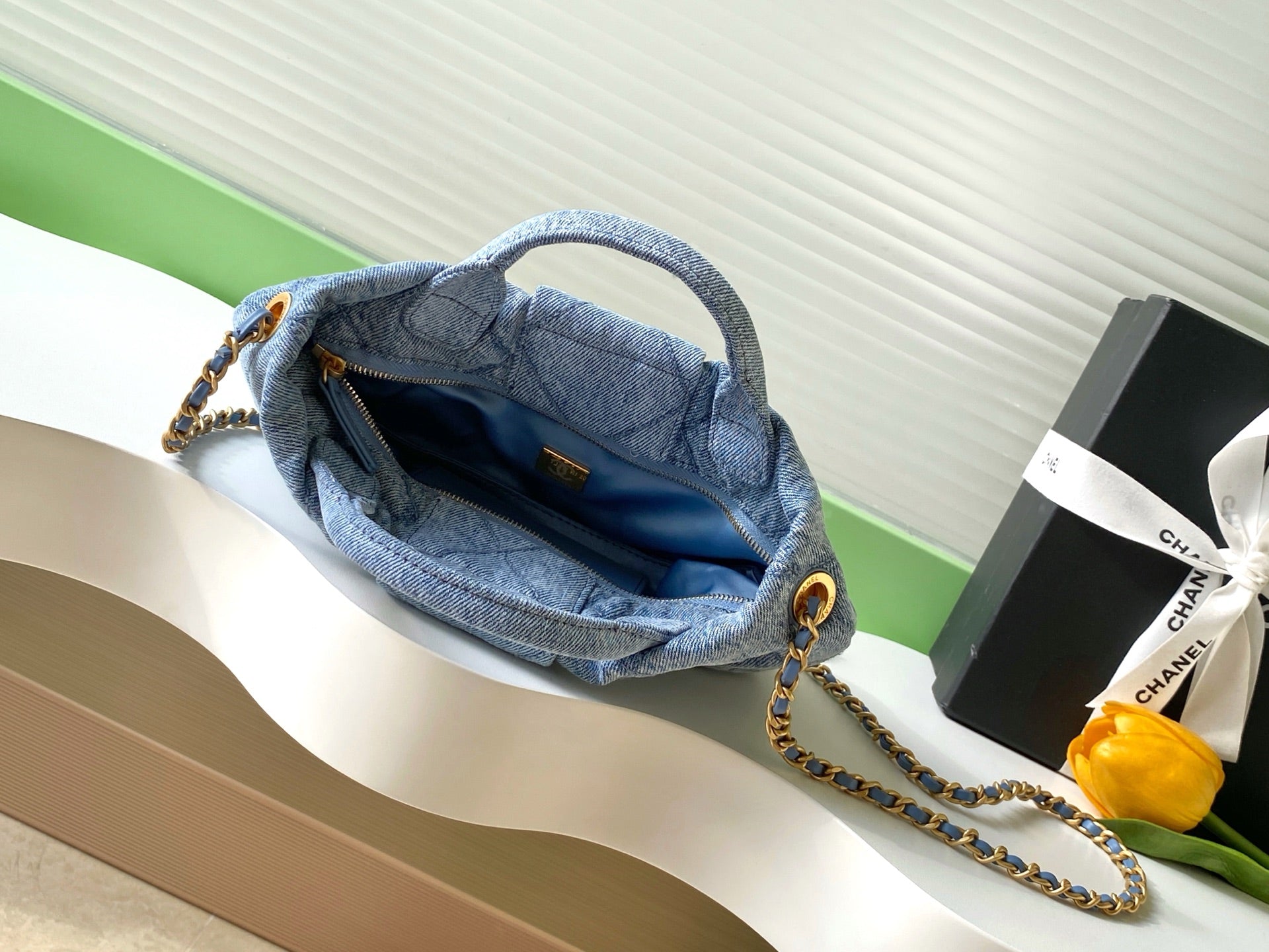 CC Large Tote 39 Light Beige Canvas Pearl Logo