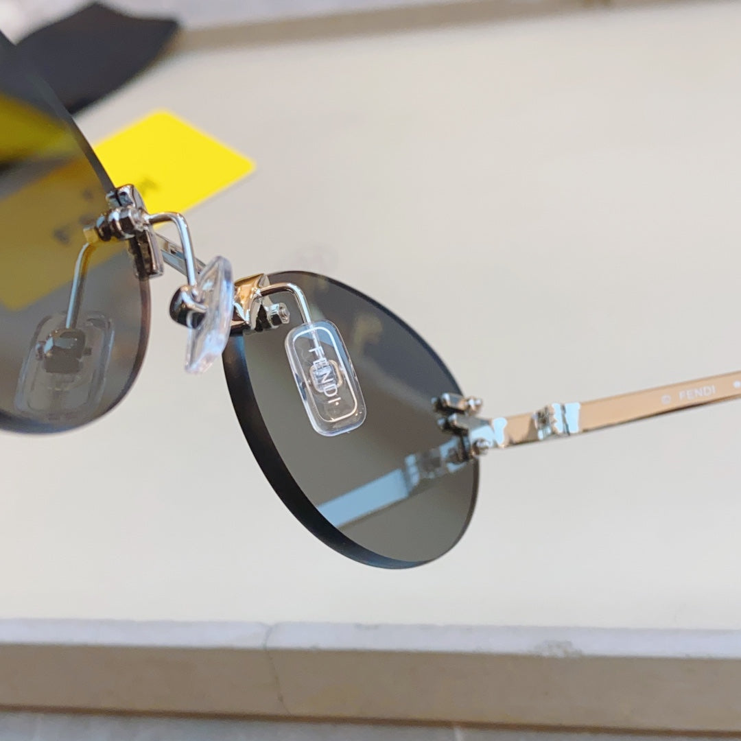 First Crystal Oval Frame Sunglasses Fe4075Us In Metal