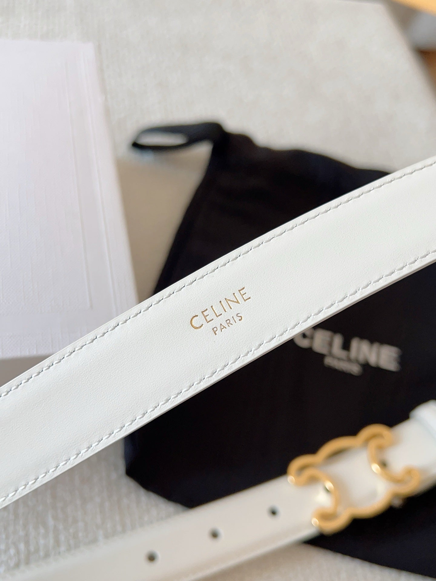 Belt 25Mm Triomphe Logo Cut-Out In White Smooth Calfskin With Gold Buckle