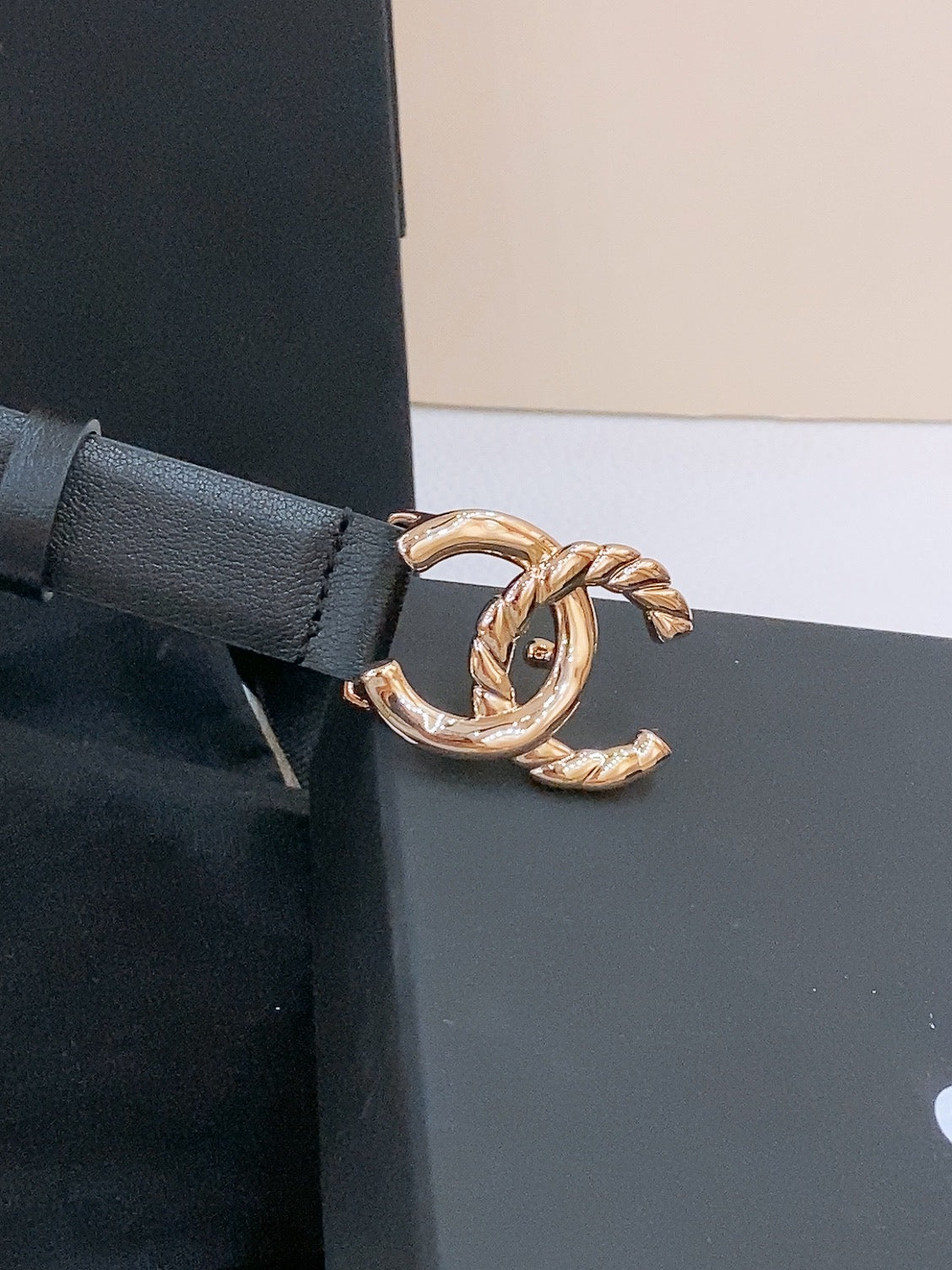 Double C Belt 20Mm In Black Calfskin With Gold-Tone Chain Interwoven Buckle