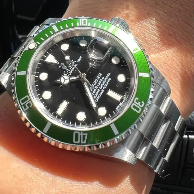 Rolex Submariner 16610LV-93250 black dial watch