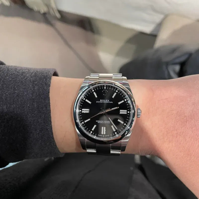 OYSTER PERPETUAL 124300 Series（Black dial）