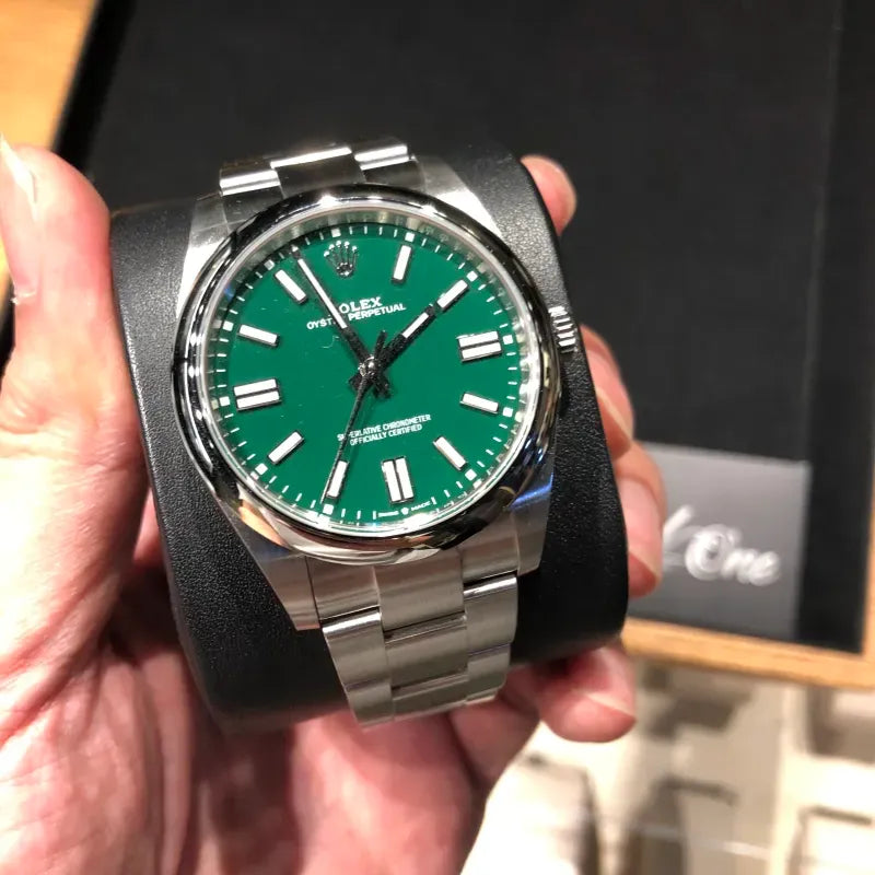 OYSTER PERPETUAL 124300 Series（green dial）