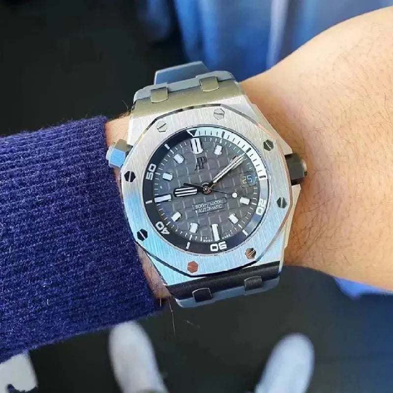 ROYAL OAK OFFSHORE DIVER Ref. 15720ST.OO.A009CA.01