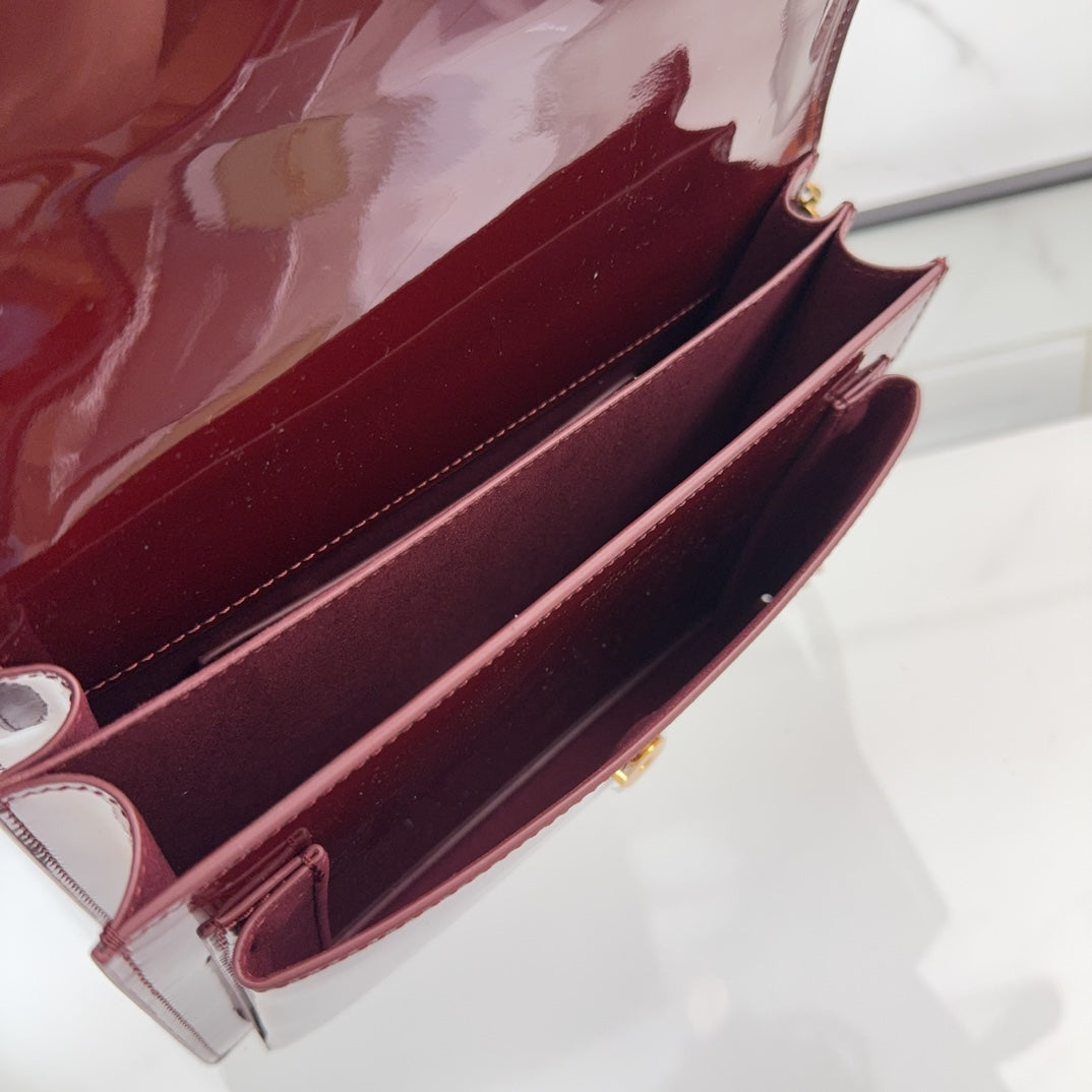 YSL Sunset Medium In Patent Leather