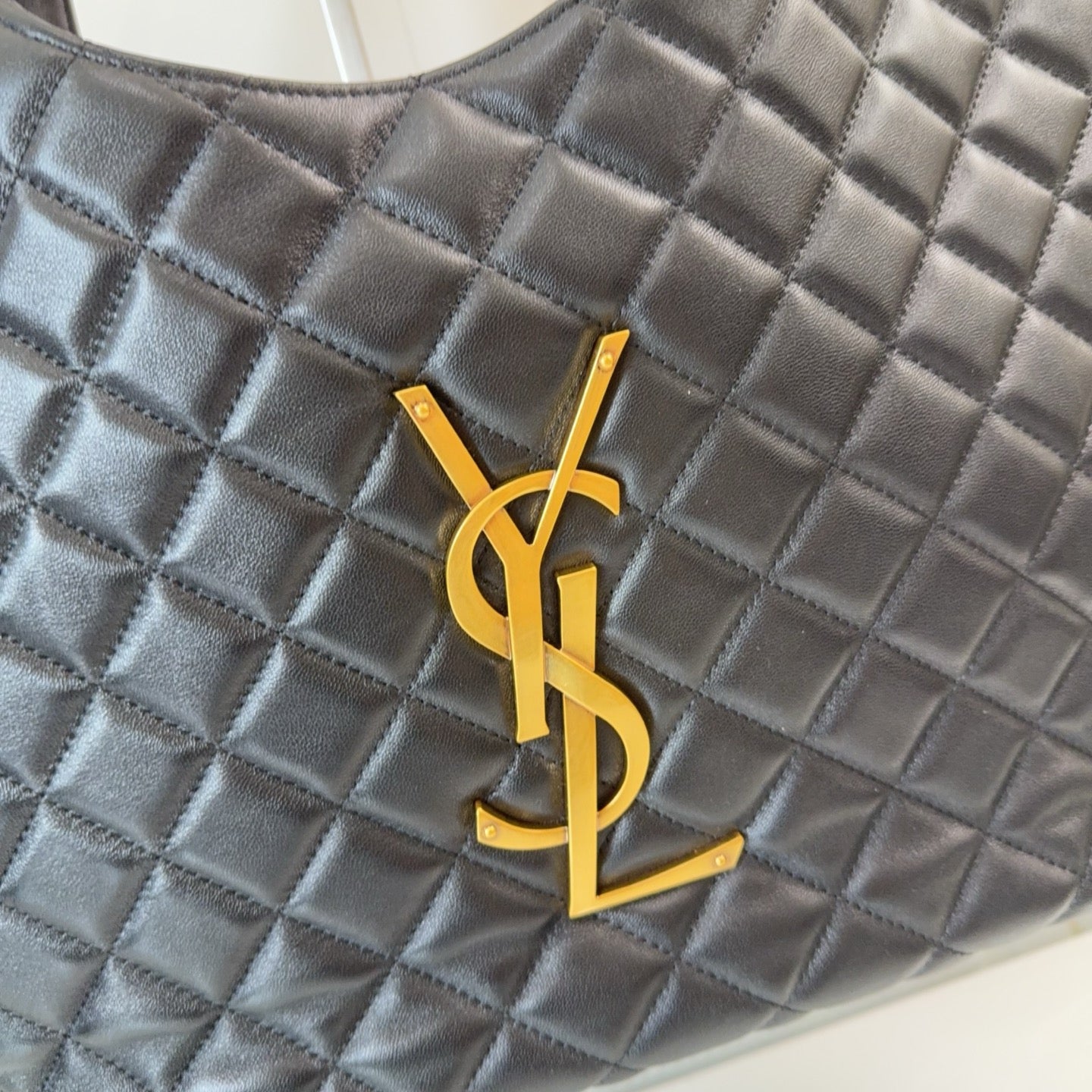 YSL ICARE Medium in quilted nappa