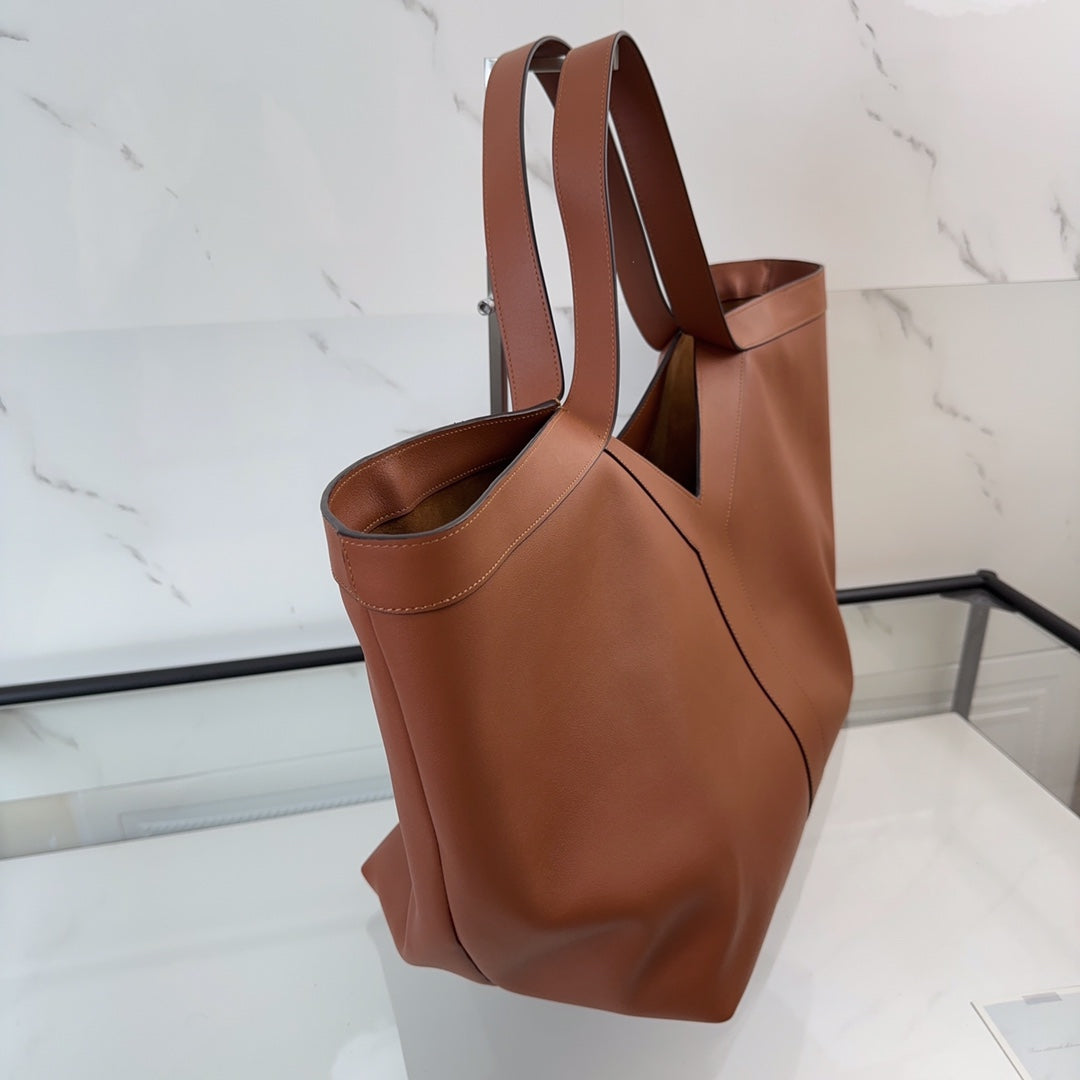 YSL Y TOTE IN LEATHER