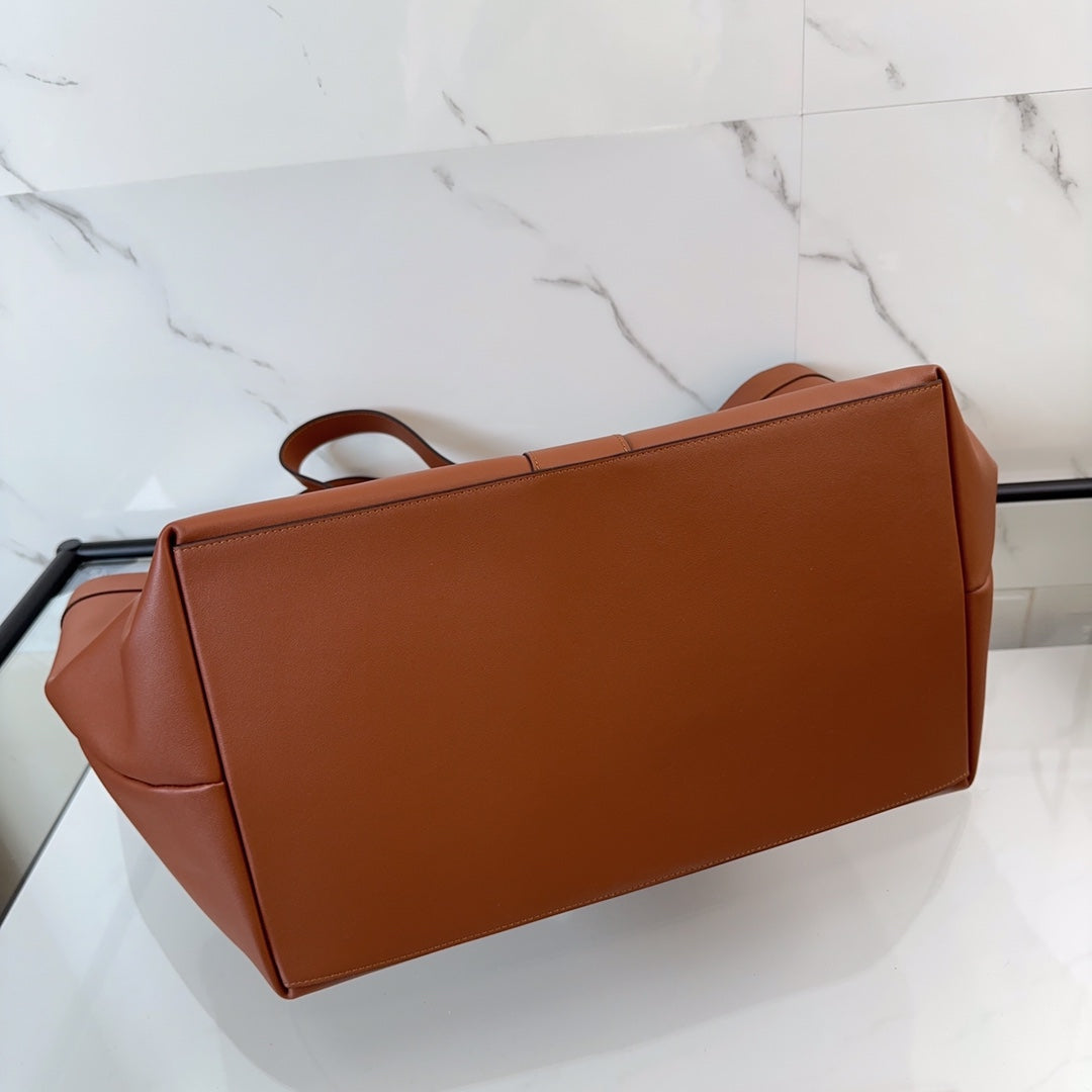 YSL Y TOTE IN LEATHER