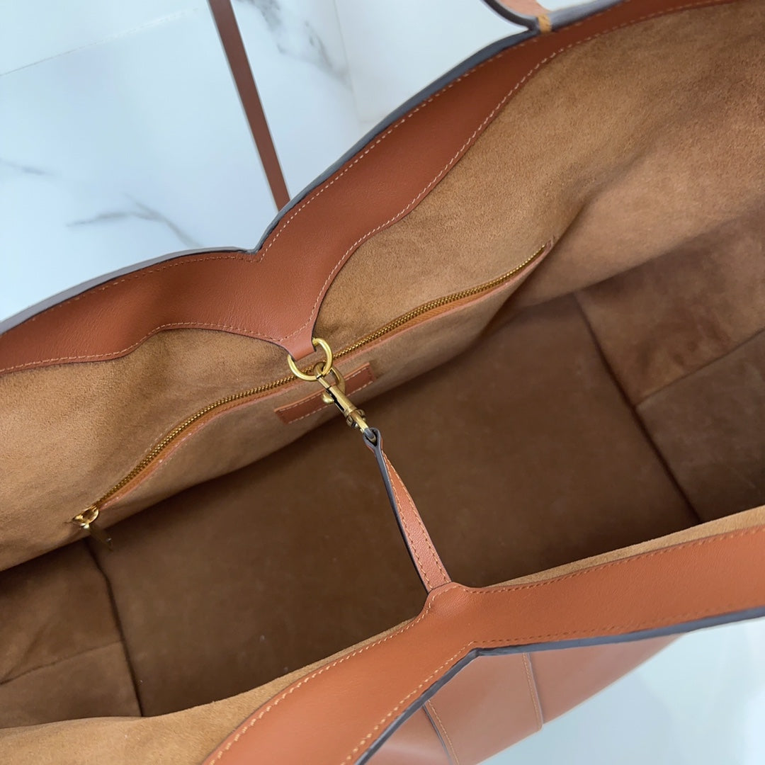 YSL Y TOTE IN LEATHER