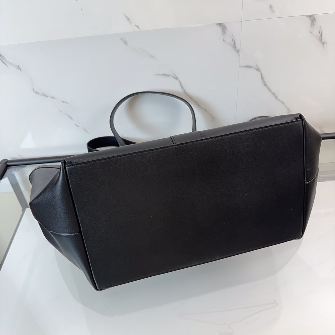 YSL Y TOTE IN LEATHER