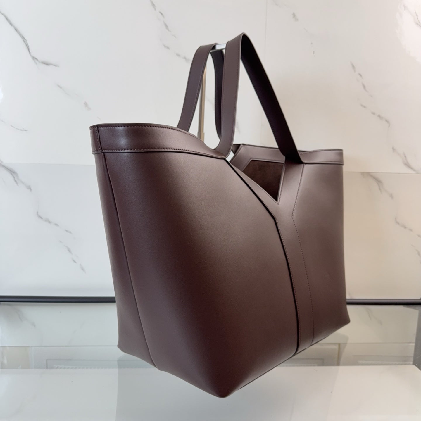 YSL Y TOTE IN LEATHER