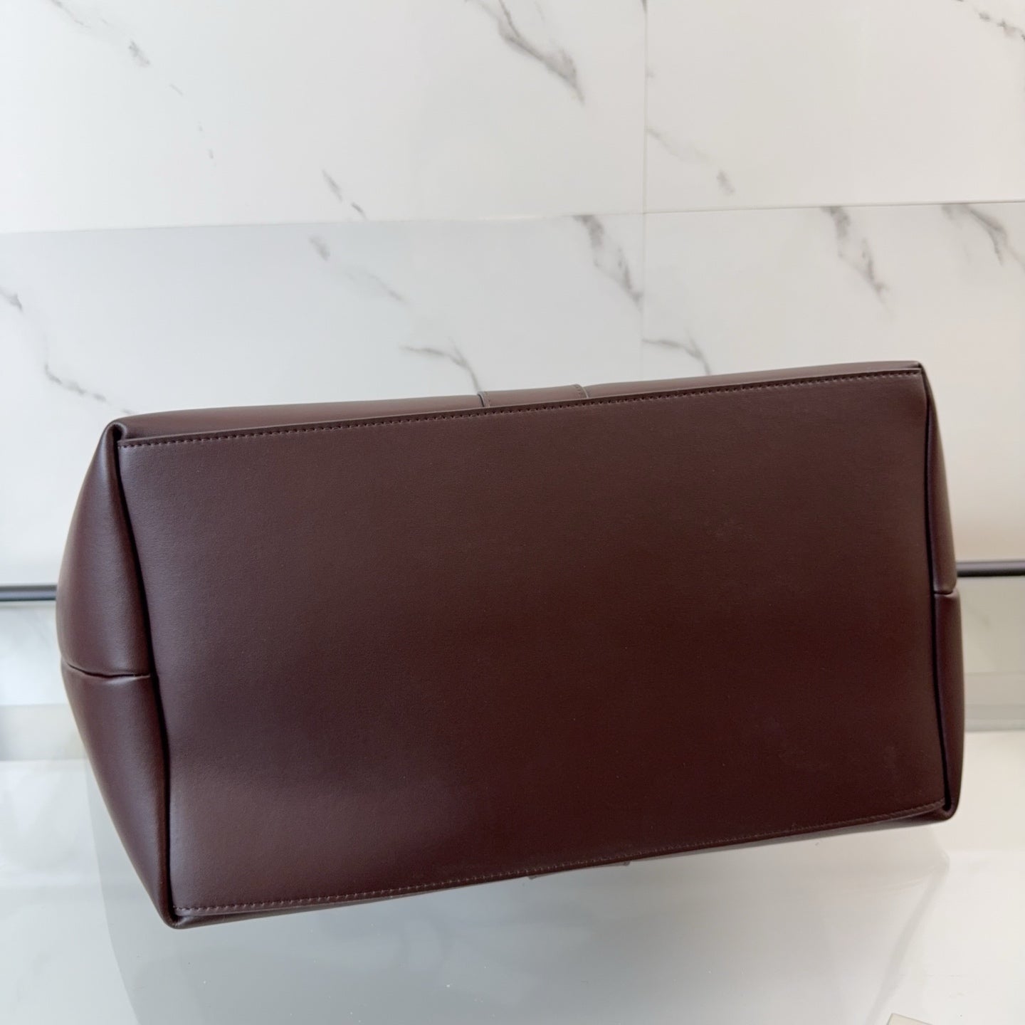 YSL Y TOTE IN LEATHER